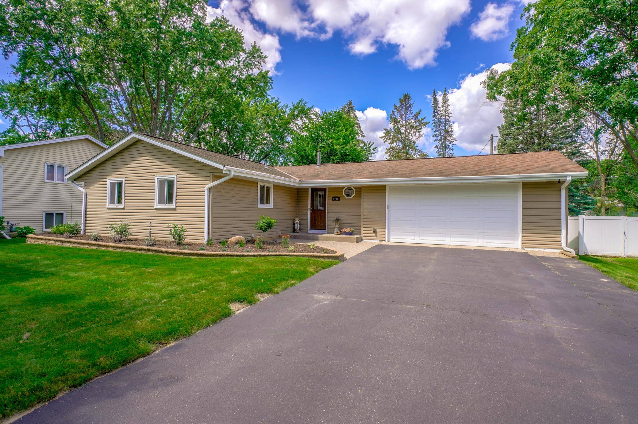 White Bear Lake, MN 55110,4701 Sharon LN