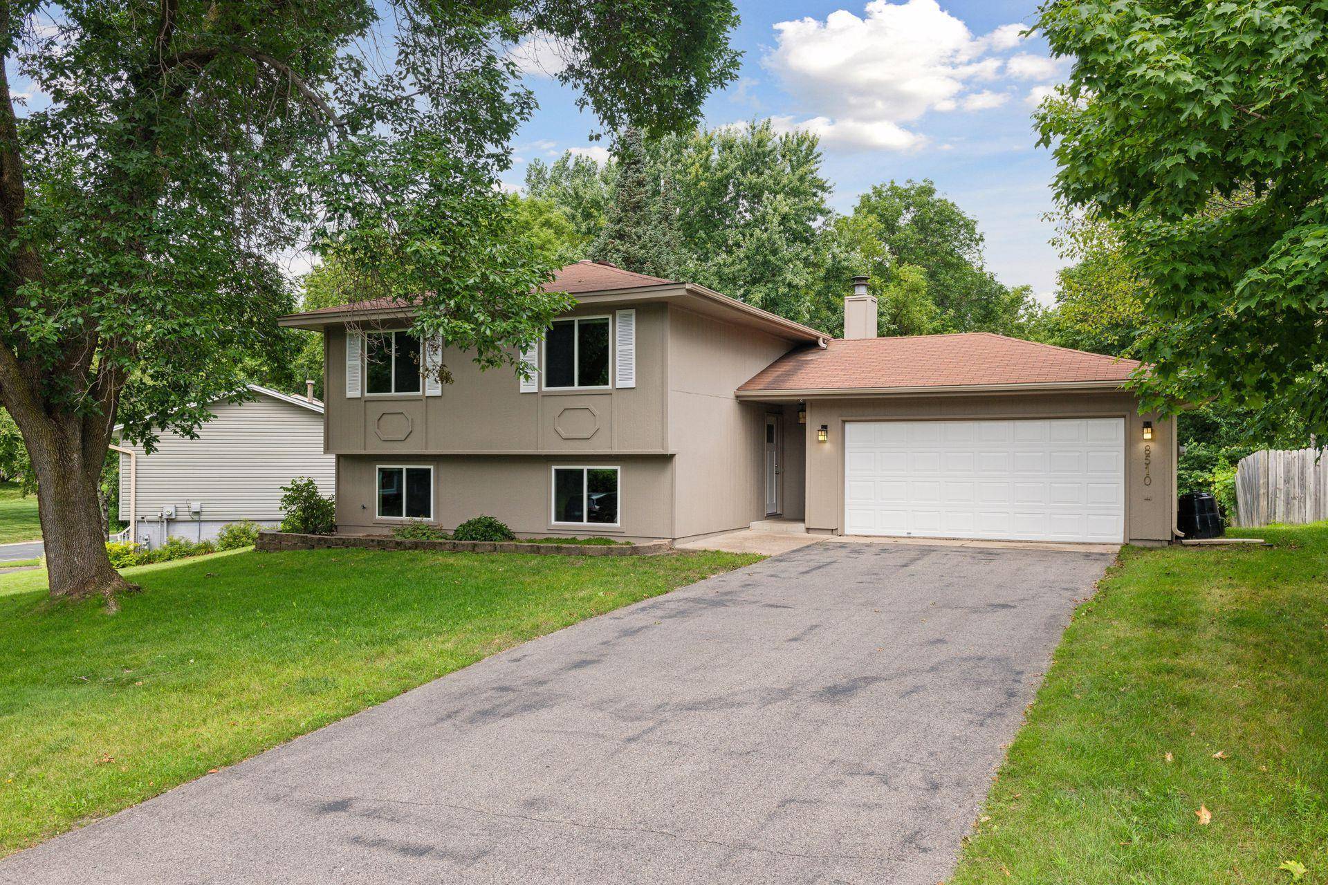 Eden Prairie, MN 55347,8510 Morgan LN