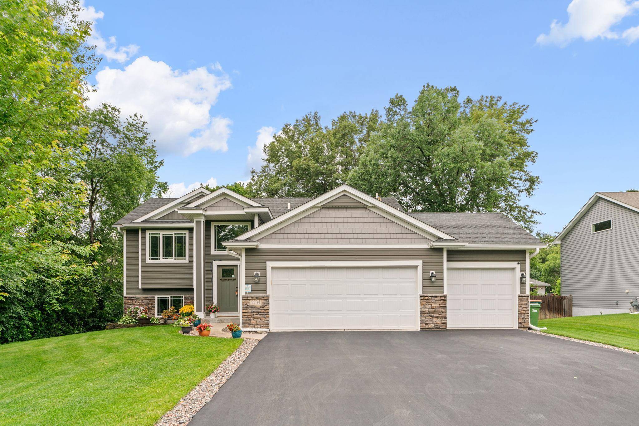 Blaine, MN 55449,9134 NE Dunkirk ST NE