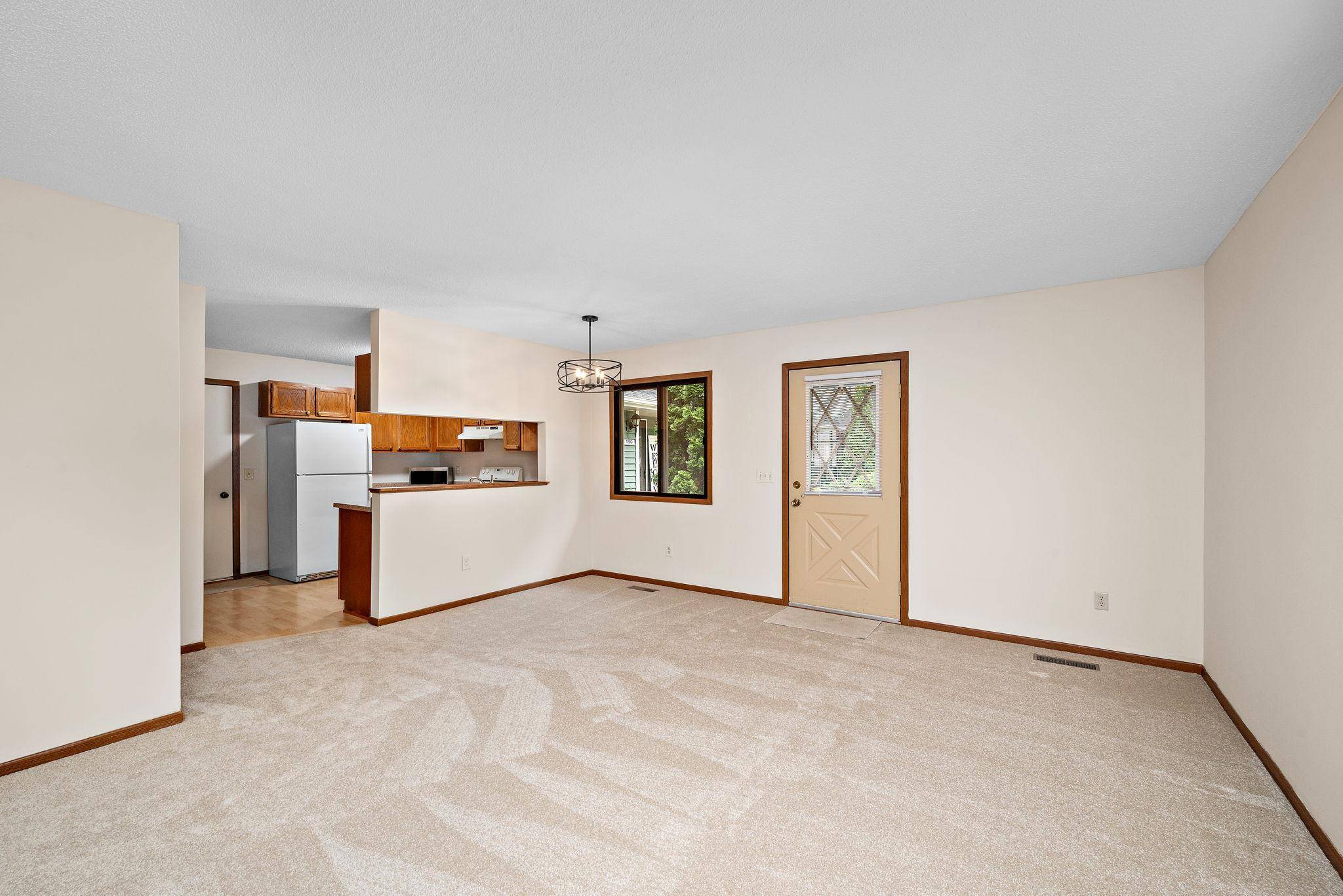 Shoreview, MN 55126,1186 W Royal Oaks DR
