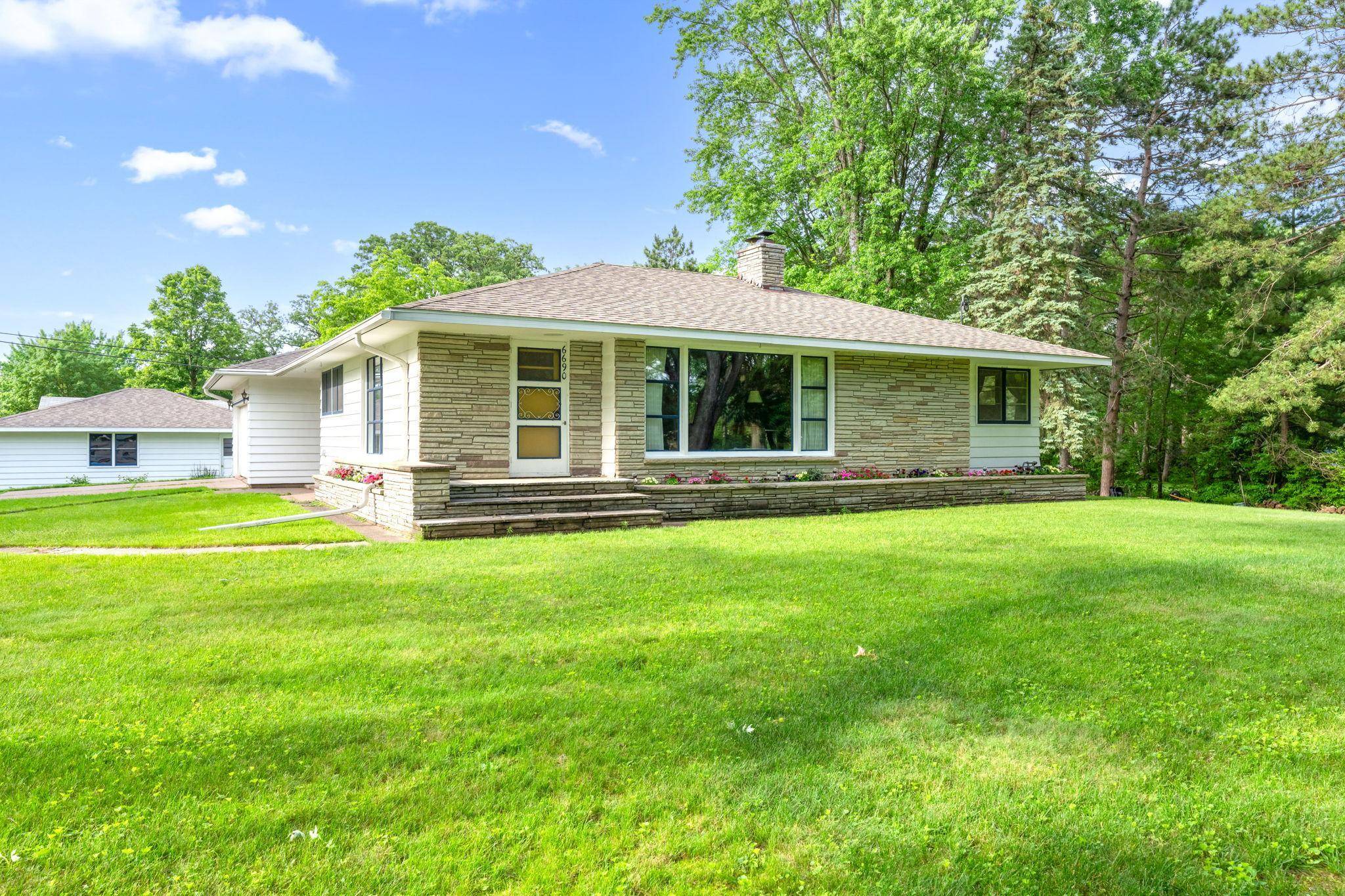 North Branch, MN 55056,6690 Maple ST