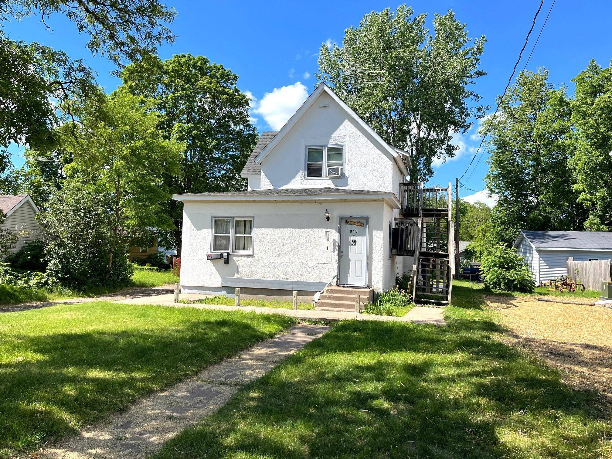 Pine City, MN 55063,915 5th AVE SW