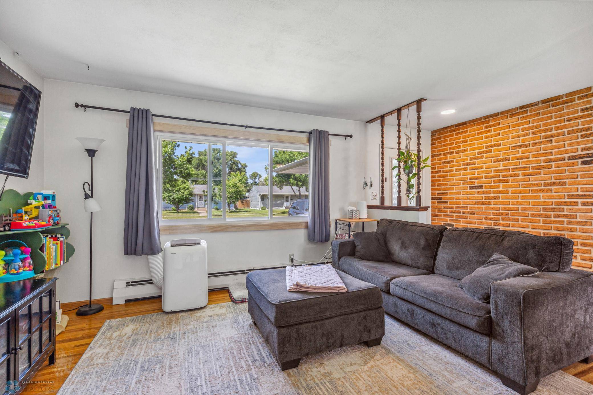 Fargo, ND 58102,306 25th AVE N