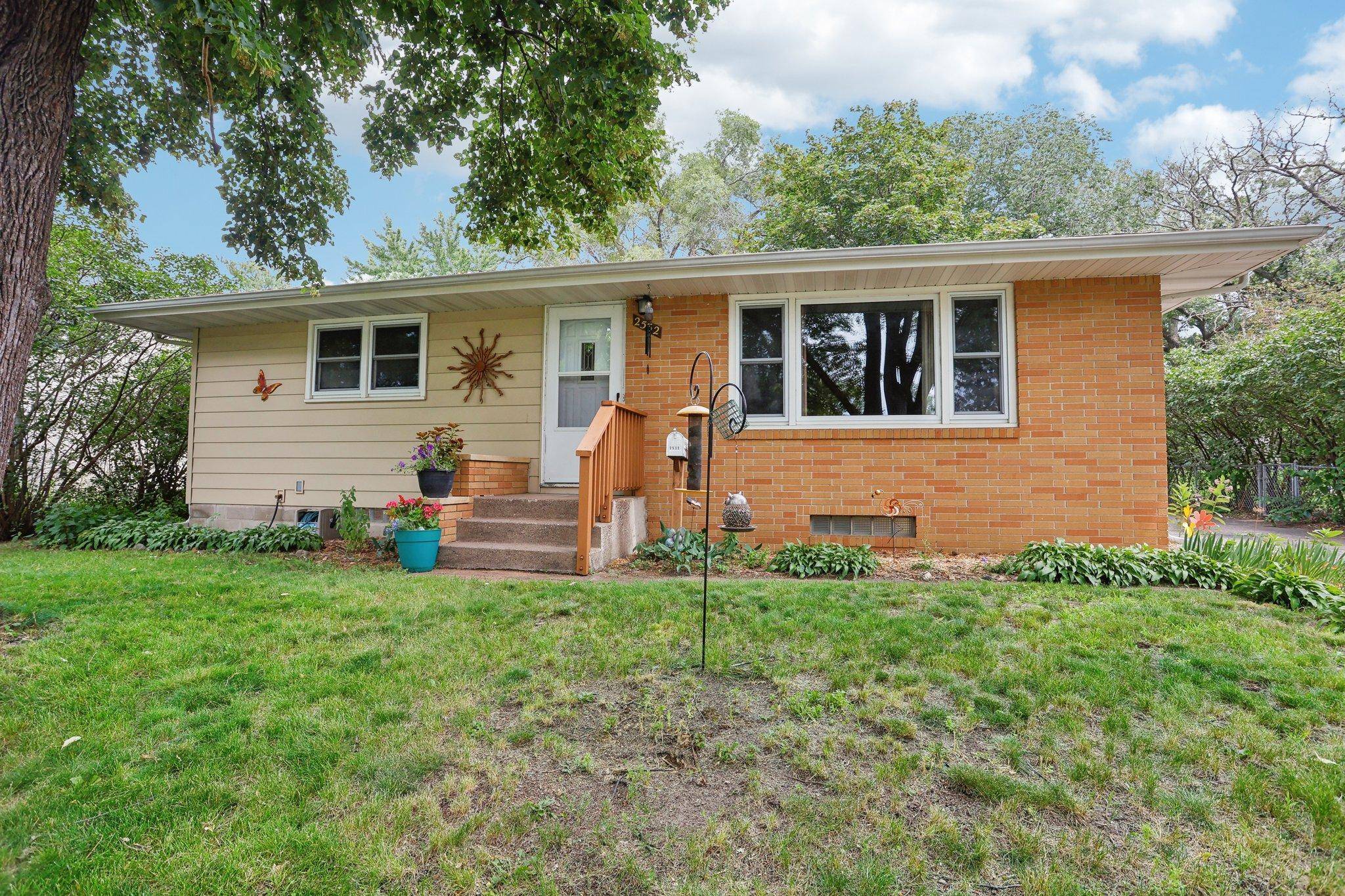 Anoka, MN 55303,2532 Branch AVE