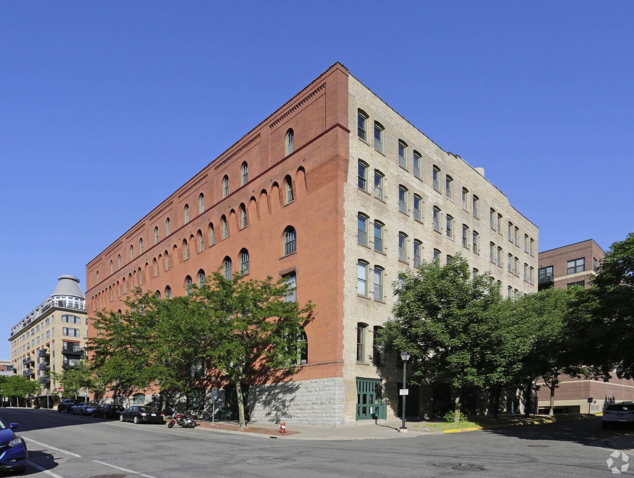 Minneapolis, MN 55401,400 N 1st ST #101