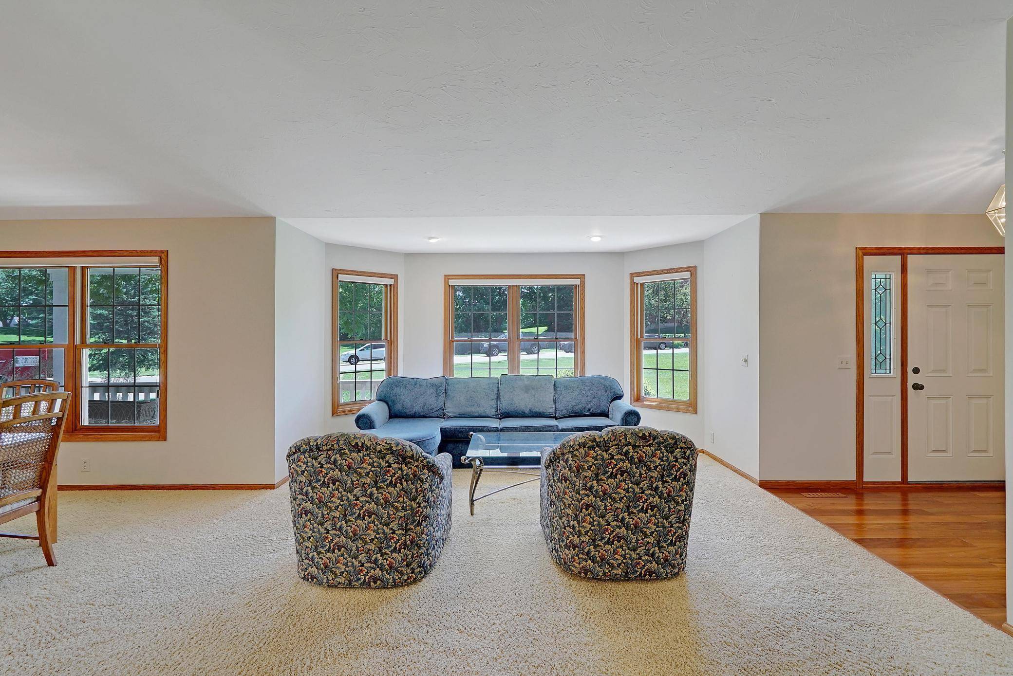 Eden Prairie, MN 55346,7344 Howard LN