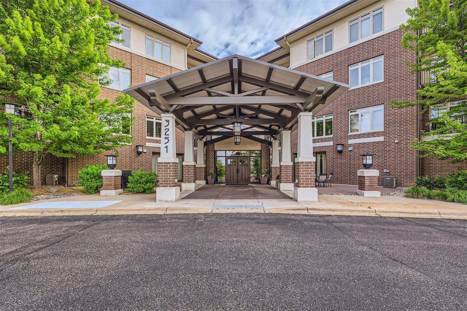 Saint Louis Park, MN 55426,3251 Louisiana AVE S #218