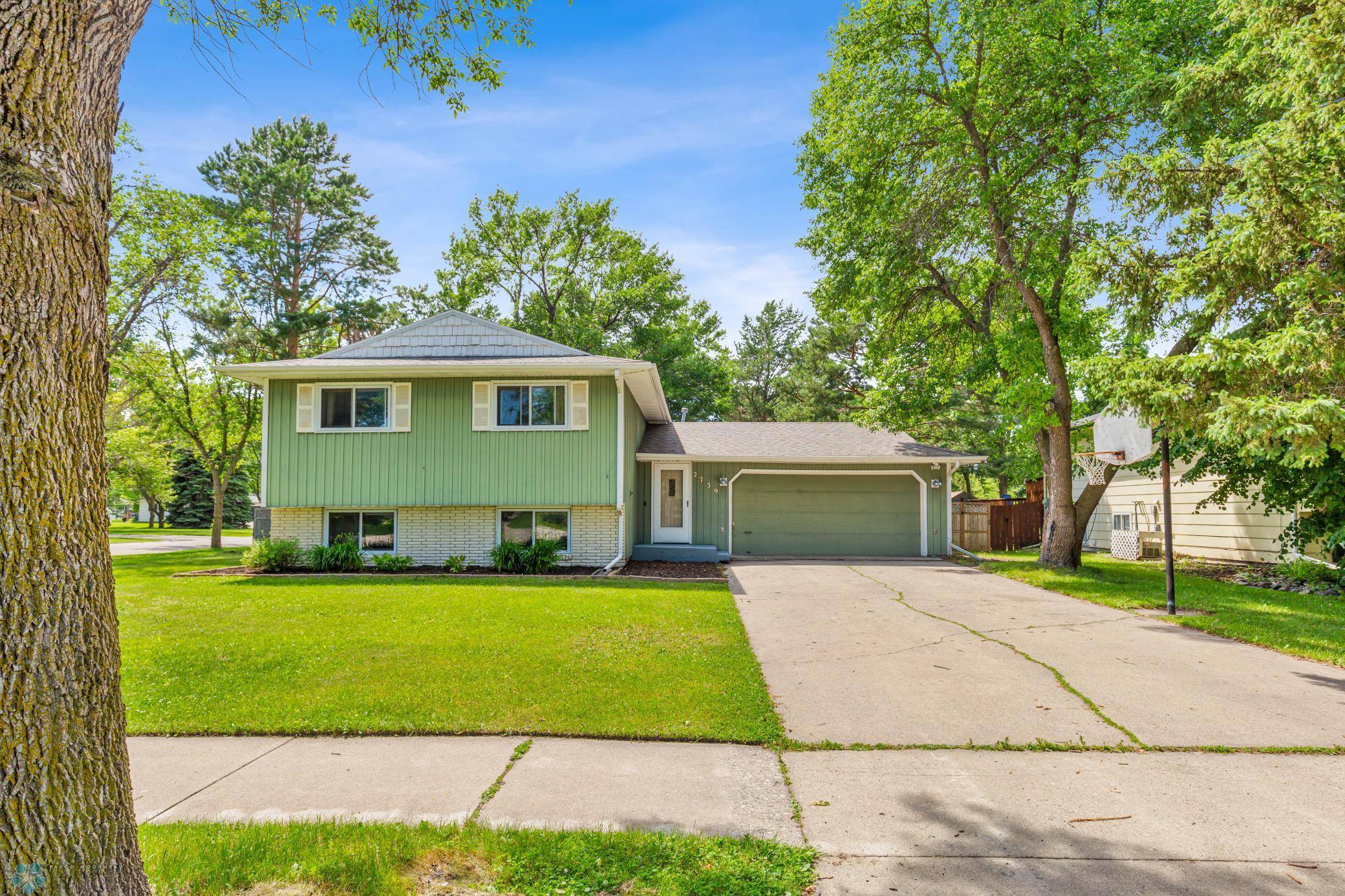 Moorhead, MN 56560,2739 Walnut CIR