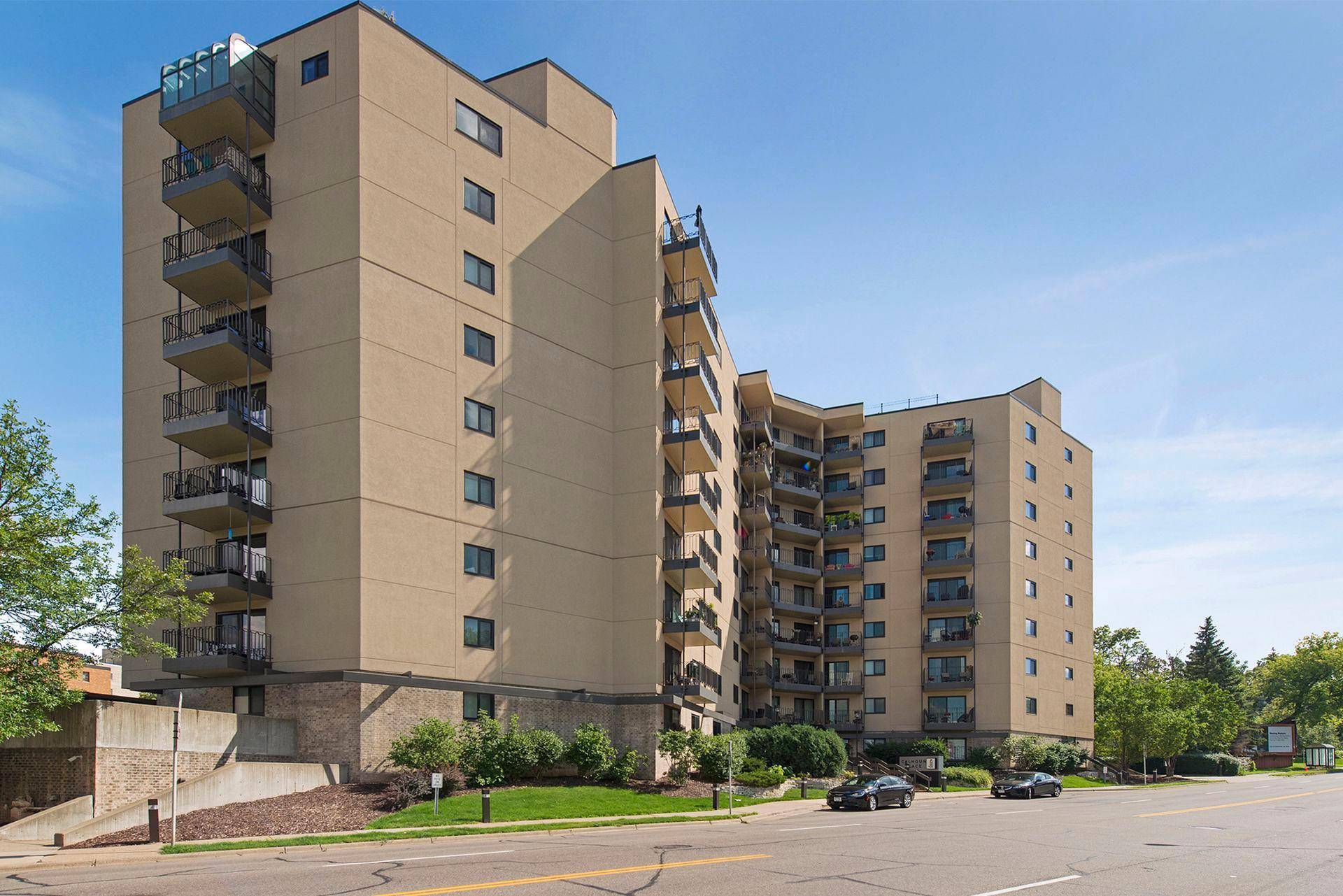 Minneapolis, MN 55416,3131 Excelsior BLVD #411