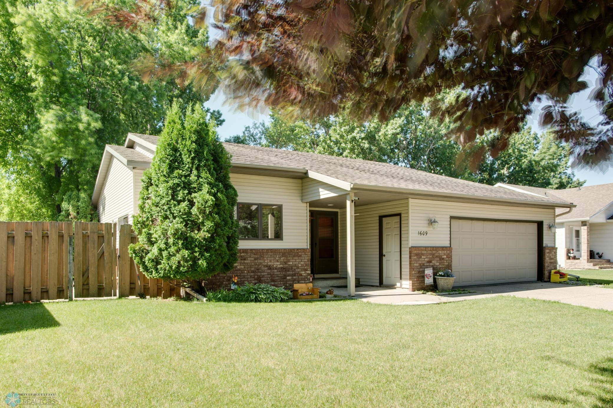 Fargo, ND 58078,1609 16th AVE E