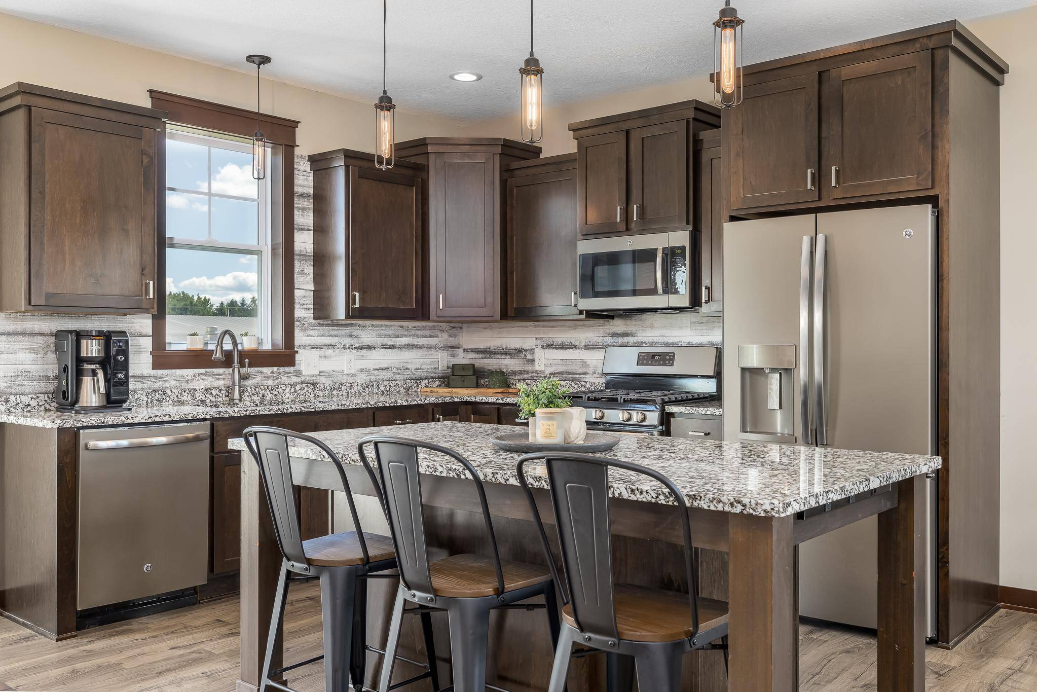 Ellsworth, WI 54011,441 Highland DR