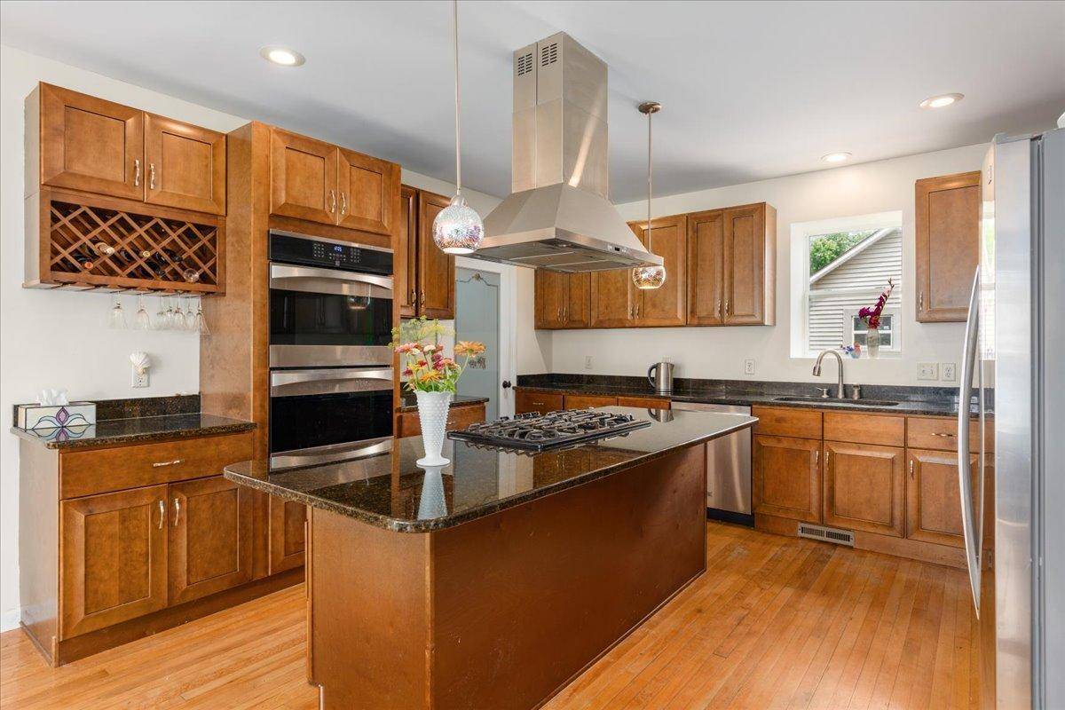 Eau Claire, WI 54703,2706 3rd ST