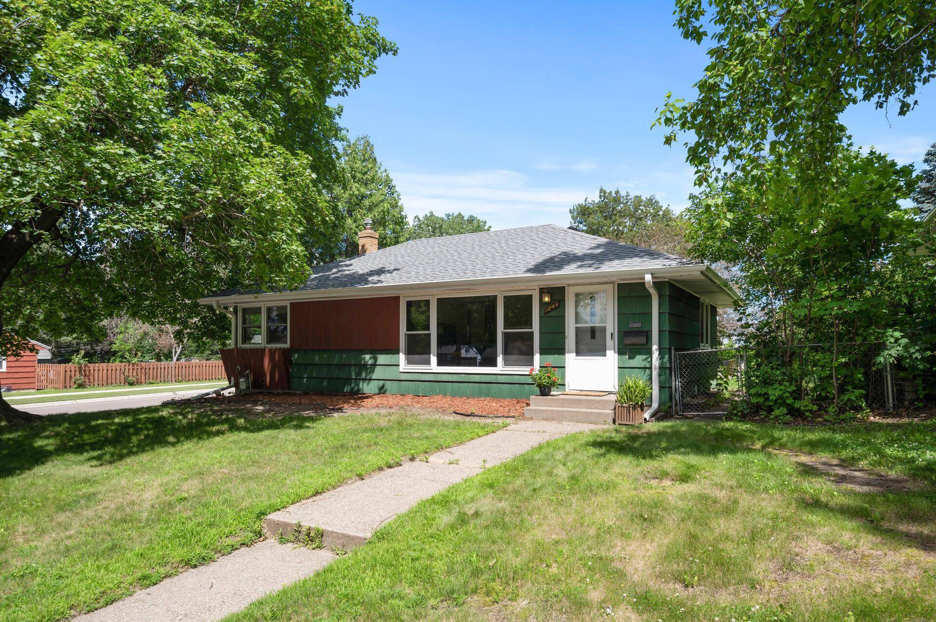 West Saint Paul, MN 55118,1246 Hall AVE