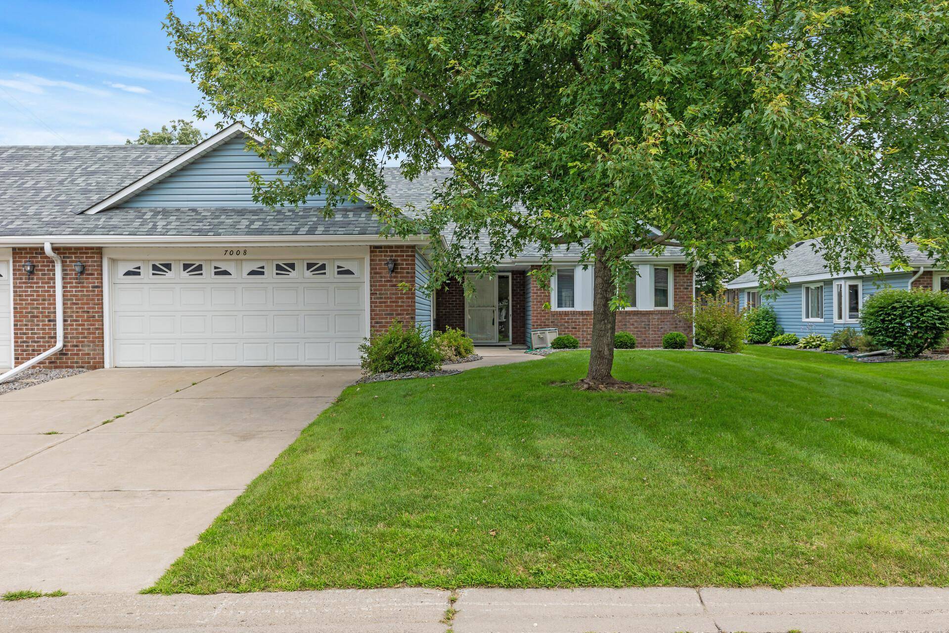Oakdale, MN 55128,7008 24th ST N