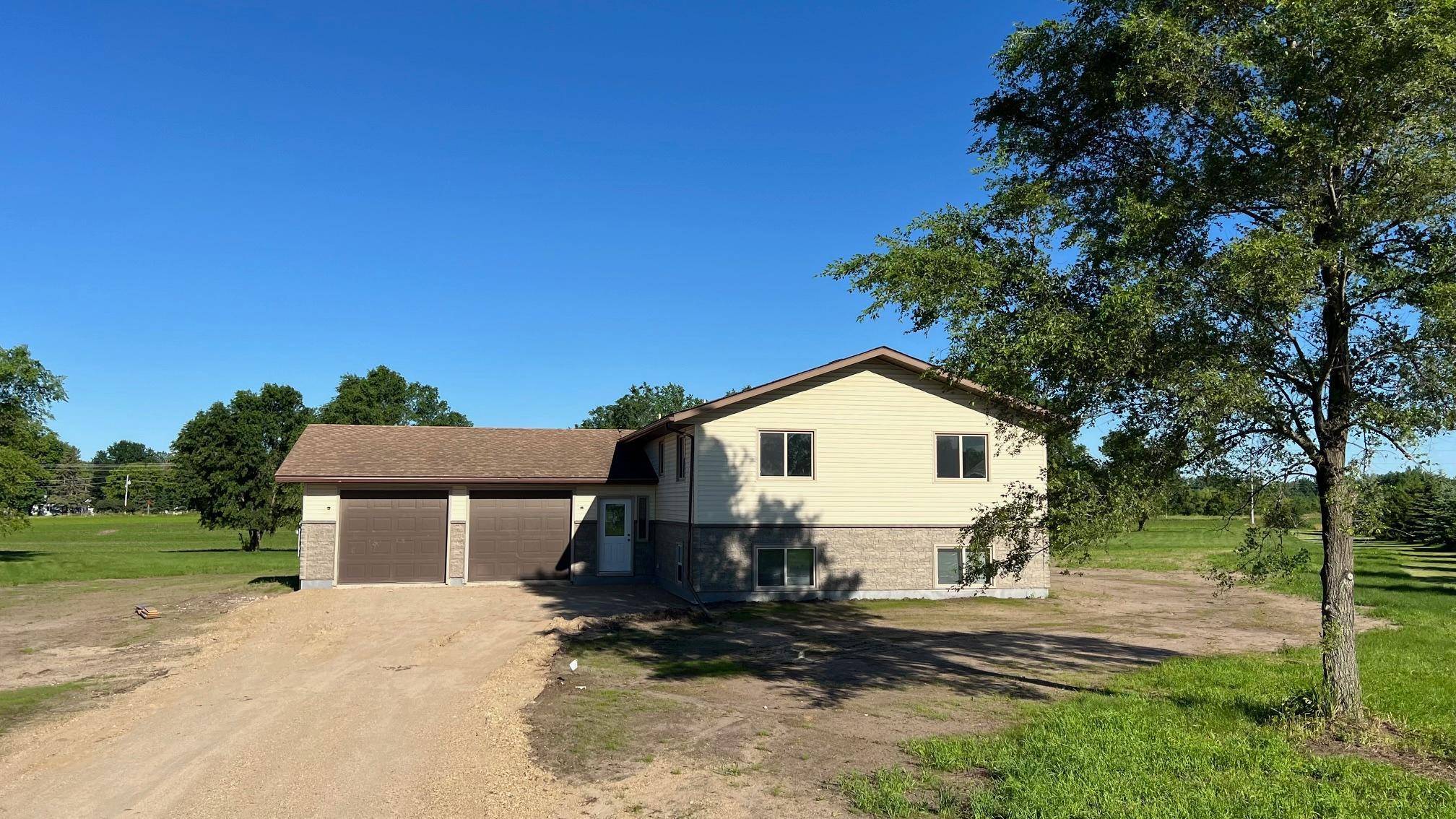 Darwin, MN 55324,450 Karen CT