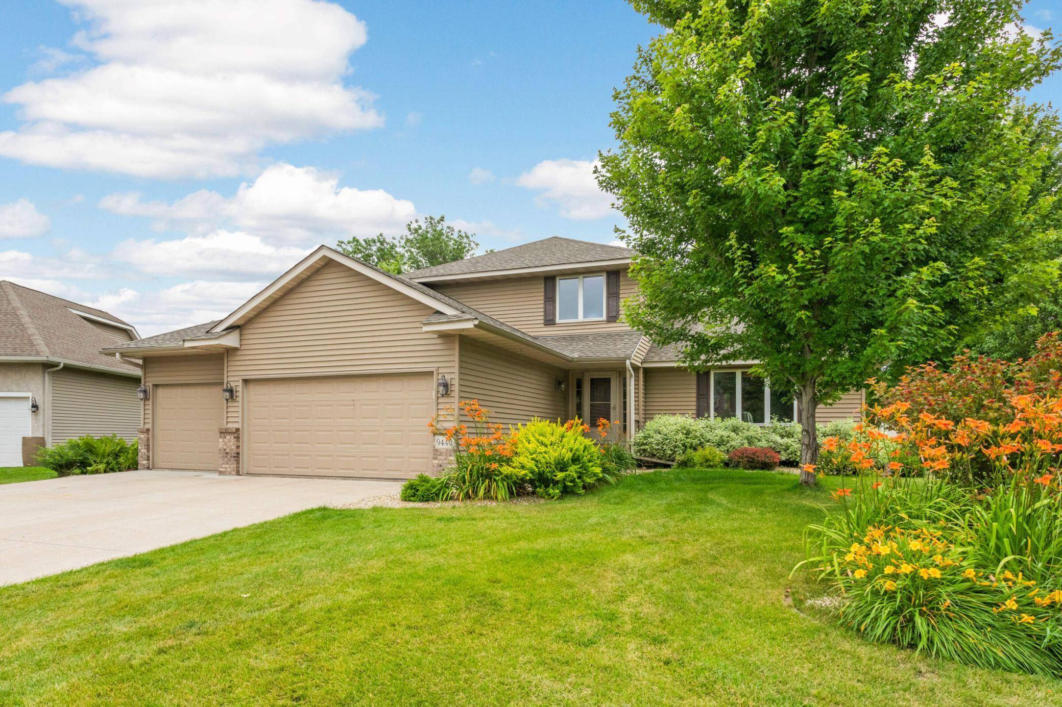 Champlin, MN 55316,9440 White Oaks CT