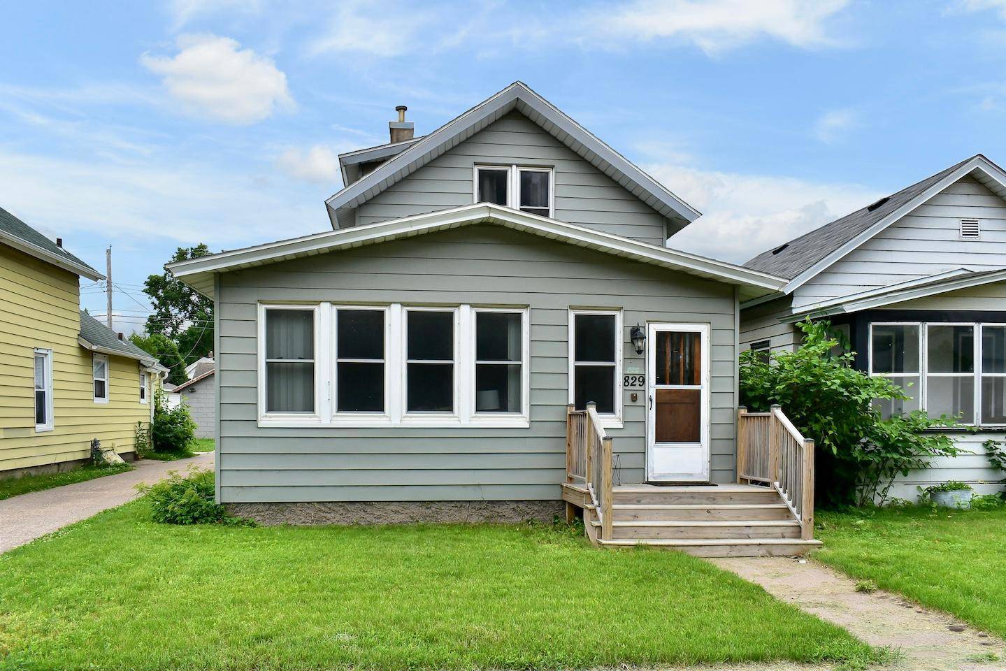 Winona, MN 55987,829 W 5th ST
