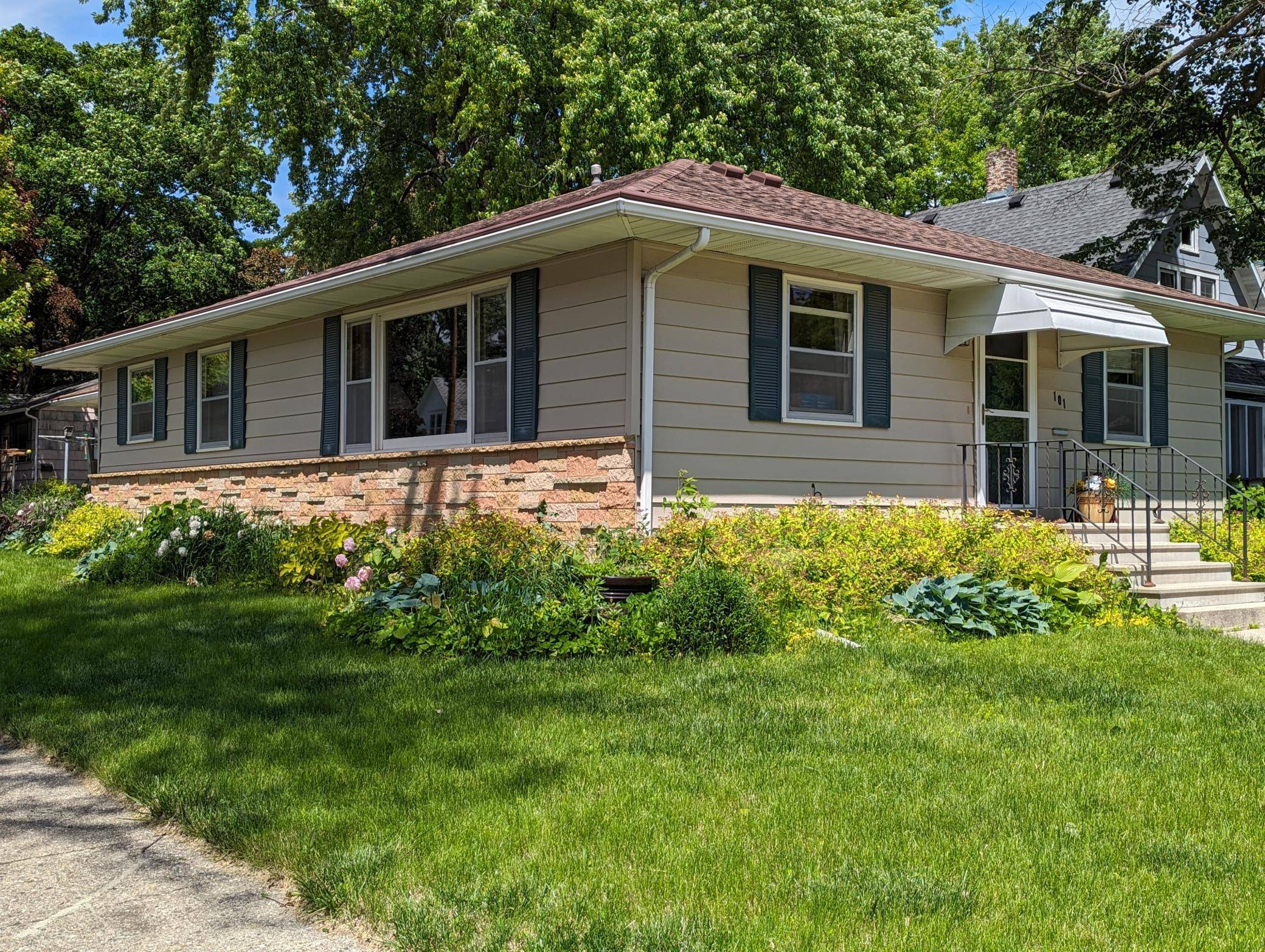 Albert Lea, MN 56007,101 N 1st AVE