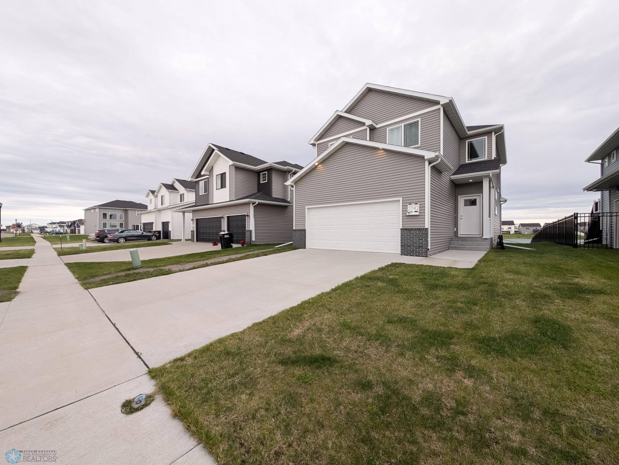 West Fargo, ND 58078,2742 12TH ST W