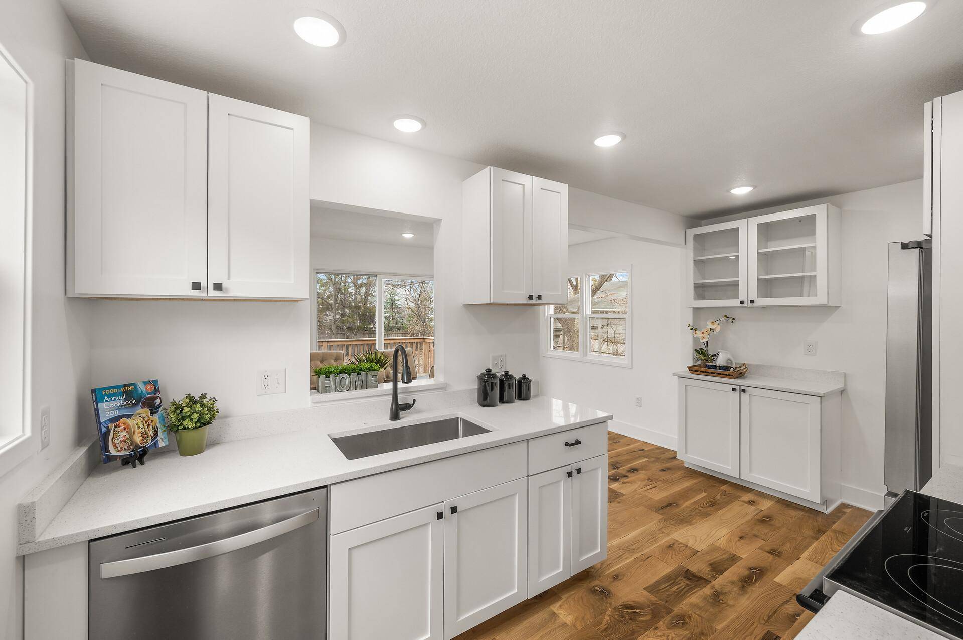 Fridley, MN 55421,4820 2 1/2 ST NE