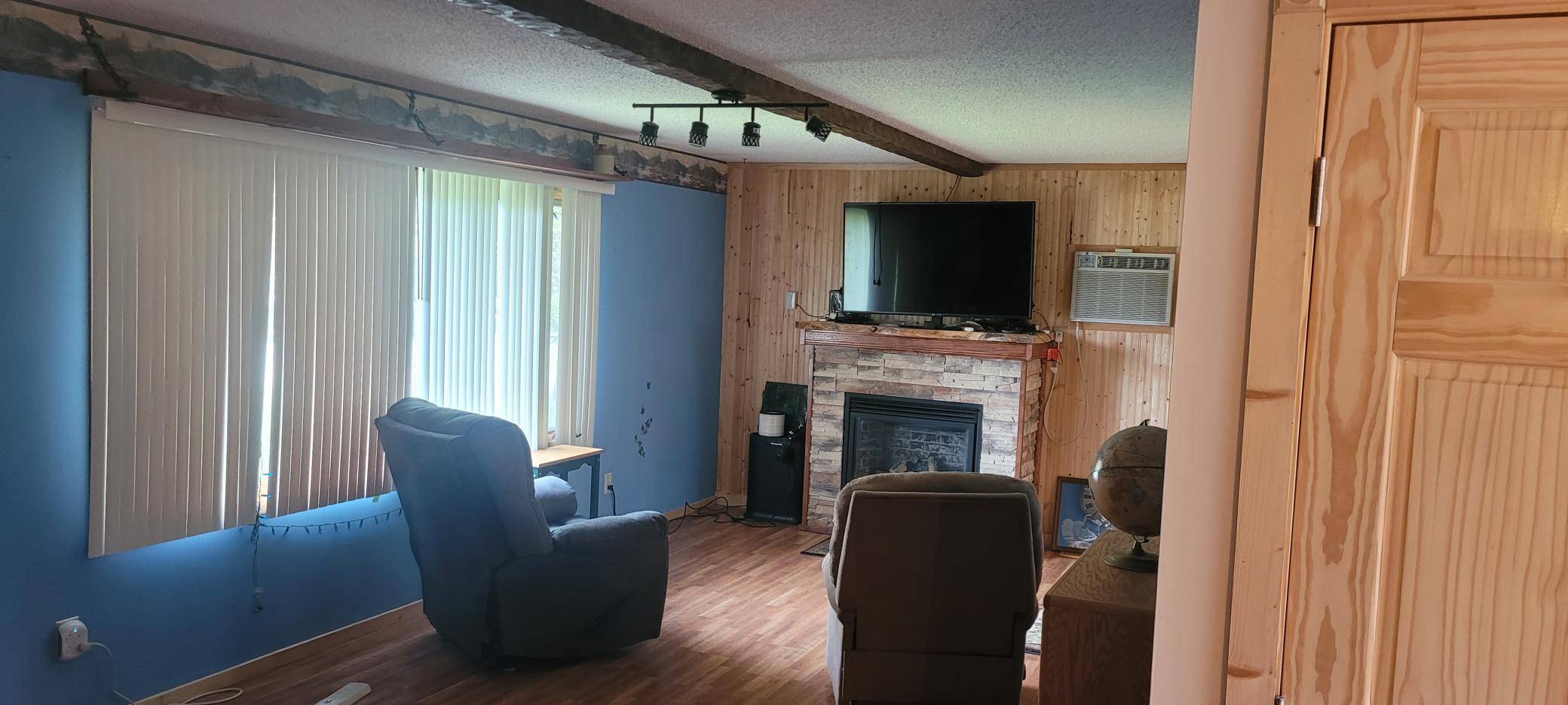 International Falls, MN 56649,707 16th ST E