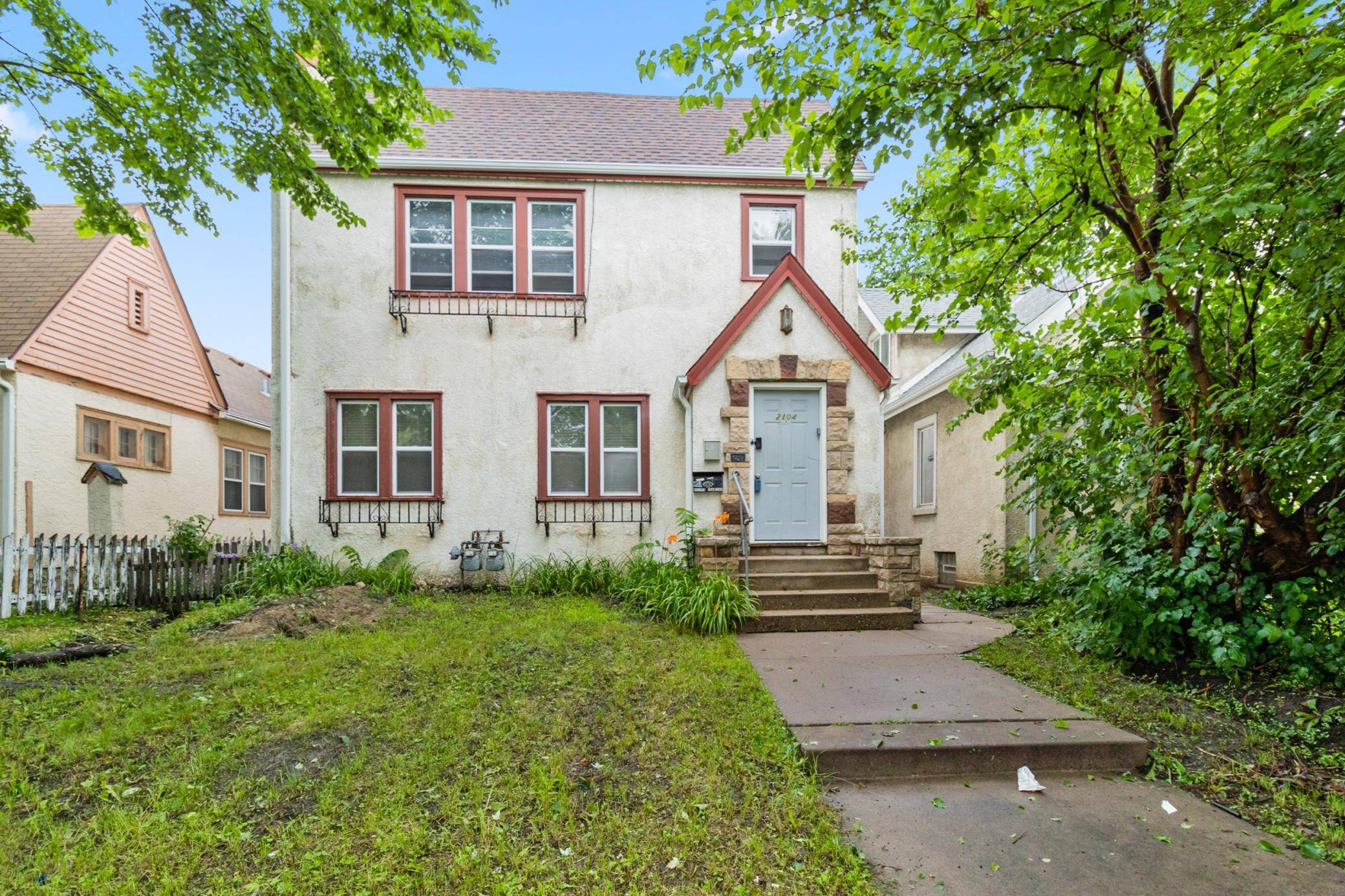 Minneapolis, MN 55411,2104 Lowry AVE N