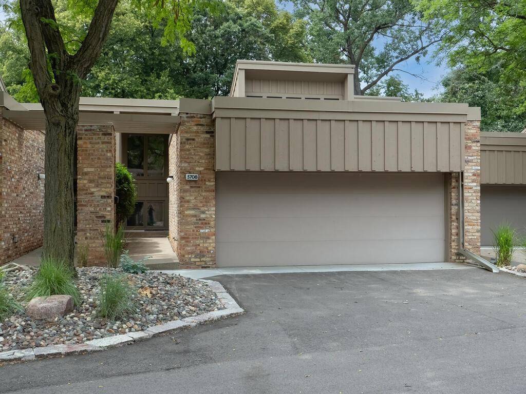 Edina, MN 55436,5708 Duncan LN