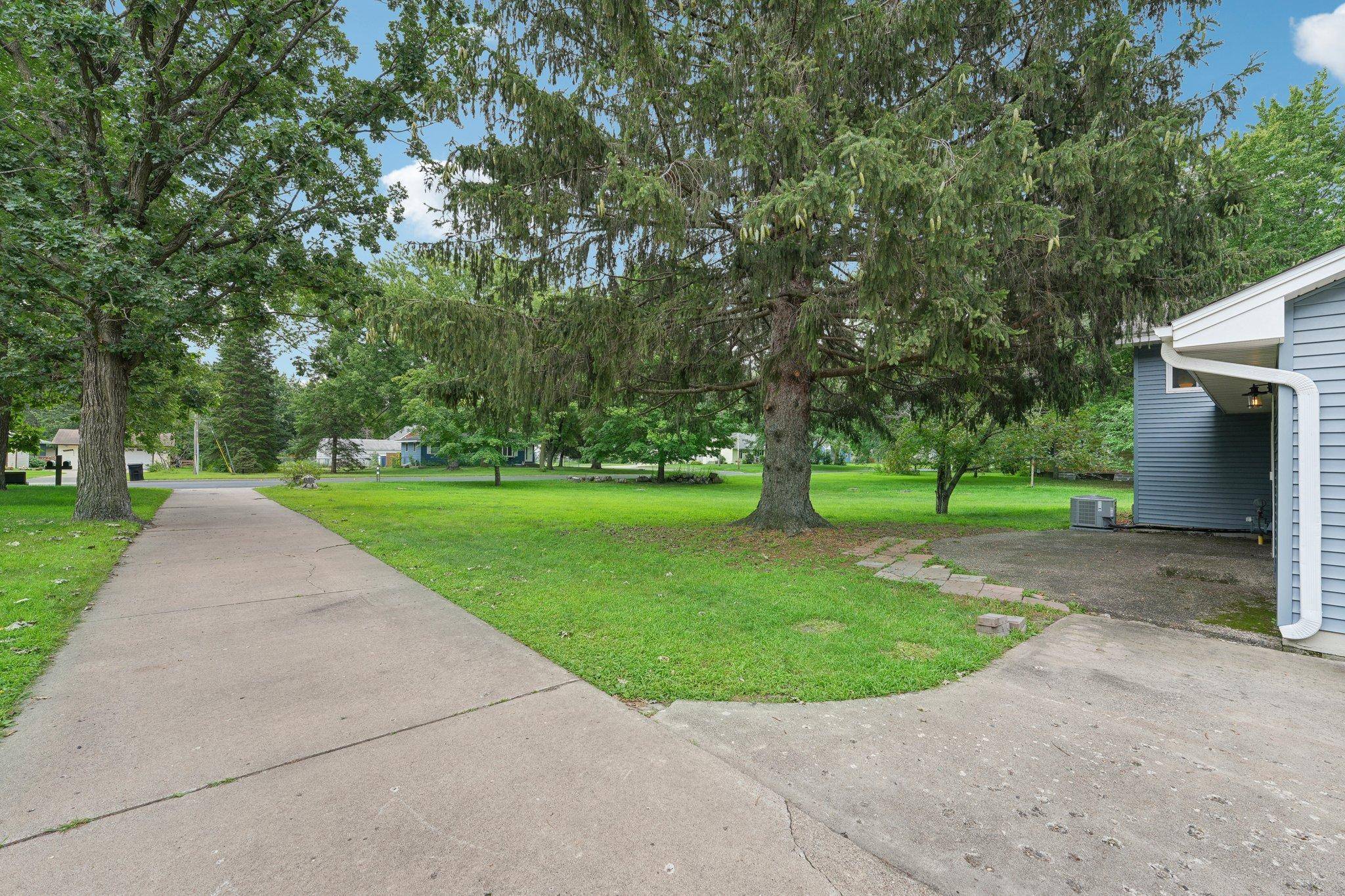 Mounds View, MN 55112,8070 Edgewood DR