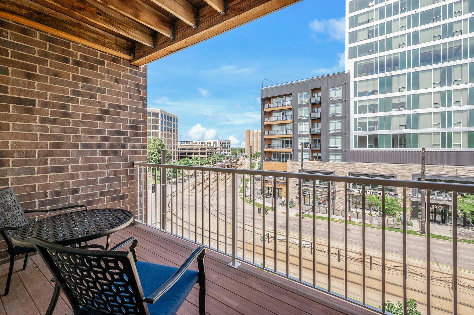 Minneapolis, MN 55414,2900 University AVE SE #400