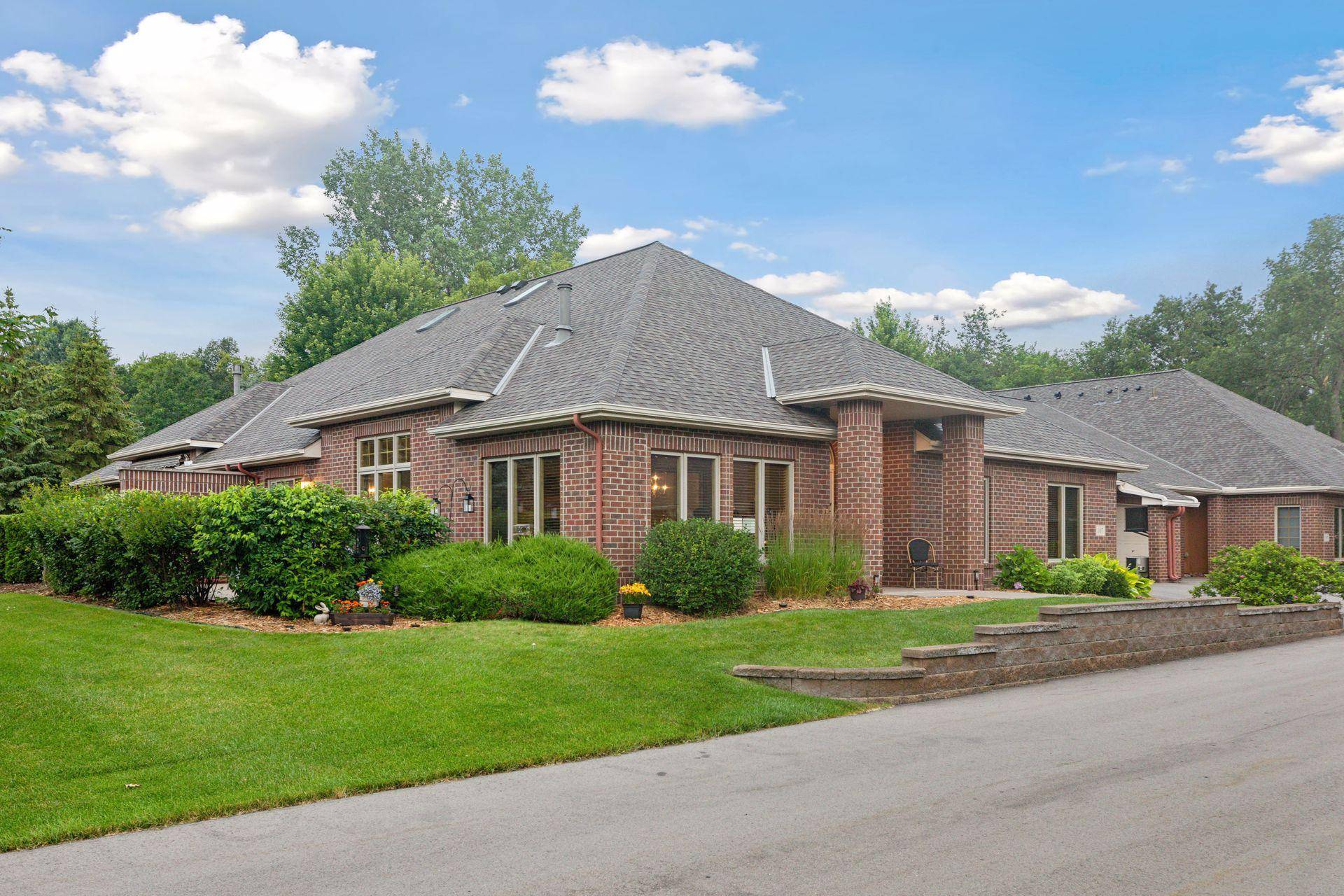 Hudson, WI 54016,107 Deerwood CT