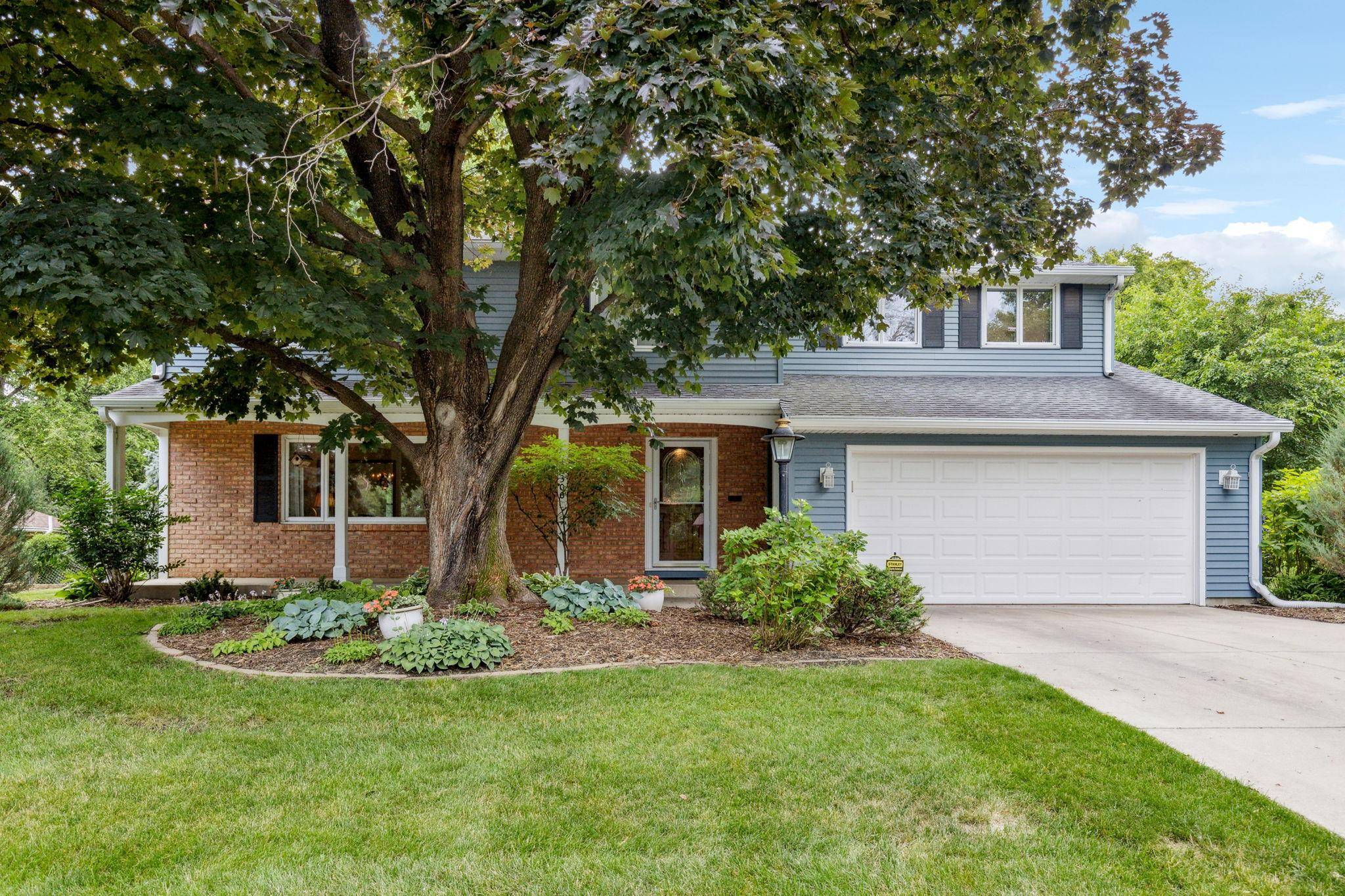 Bloomington, MN 55420,10300 10th Avenue CIR S