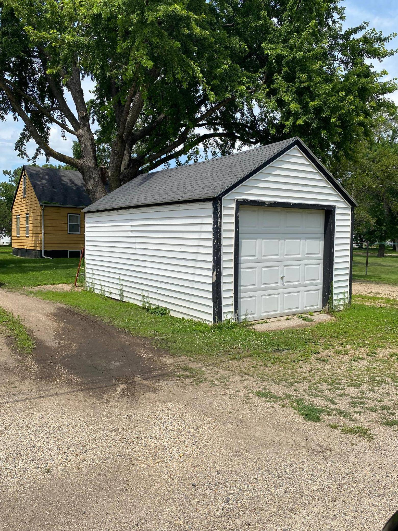 Benson, MN 56215,514 10th ST N