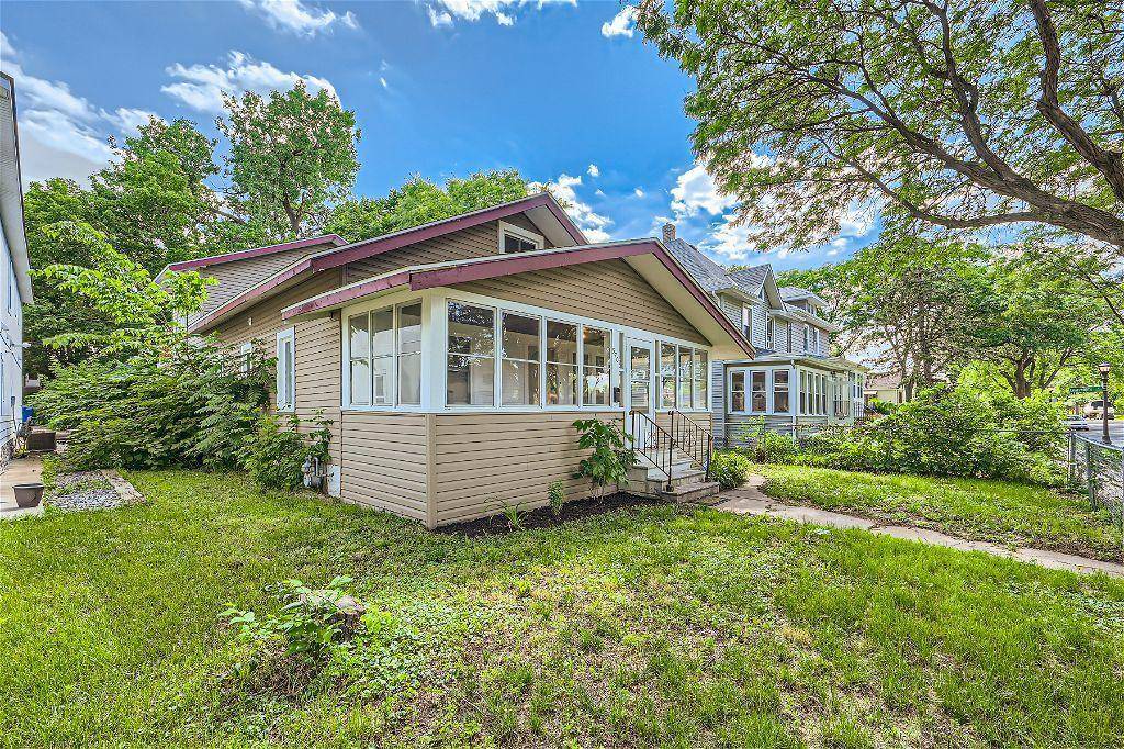 Saint Paul, MN 55104,970 Central AVE W