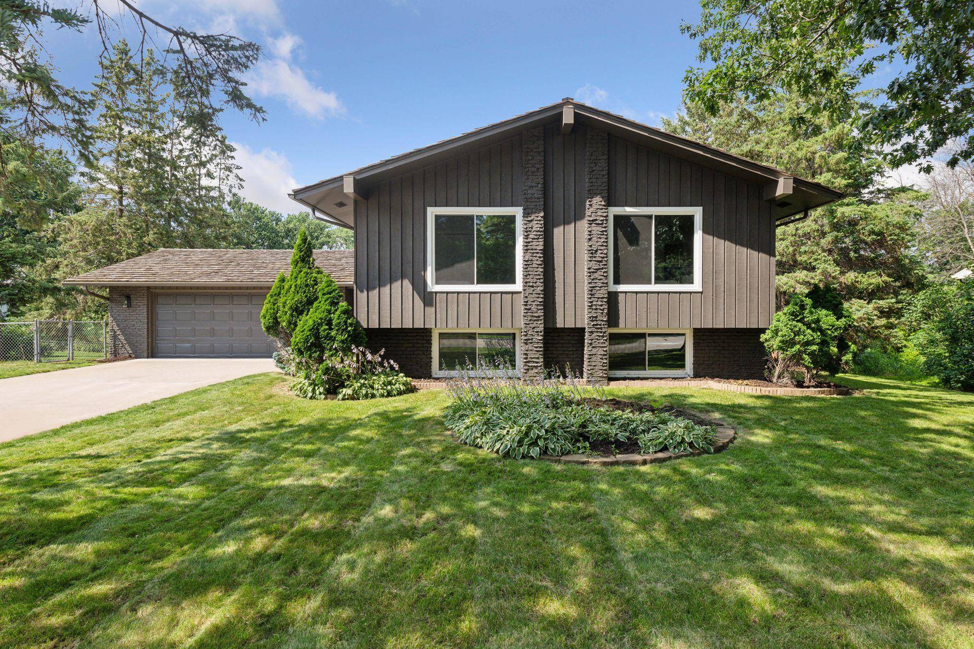 Edina, MN 55439,6764 Valley View RD