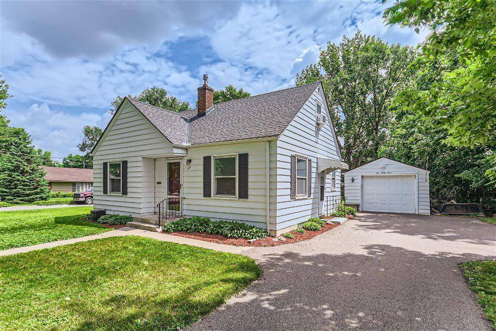 Hopkins, MN 55343,133 Ridgewood DR