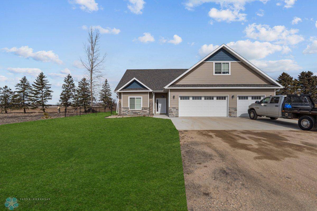 Hankinson, ND 58041,300 Pine DR