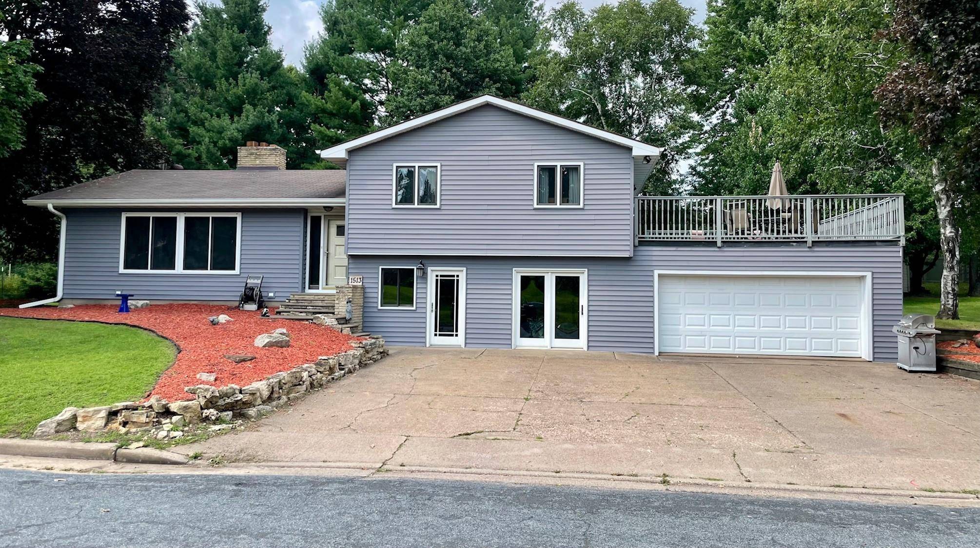 Menomonie, WI 54751,1513 5th AVE E
