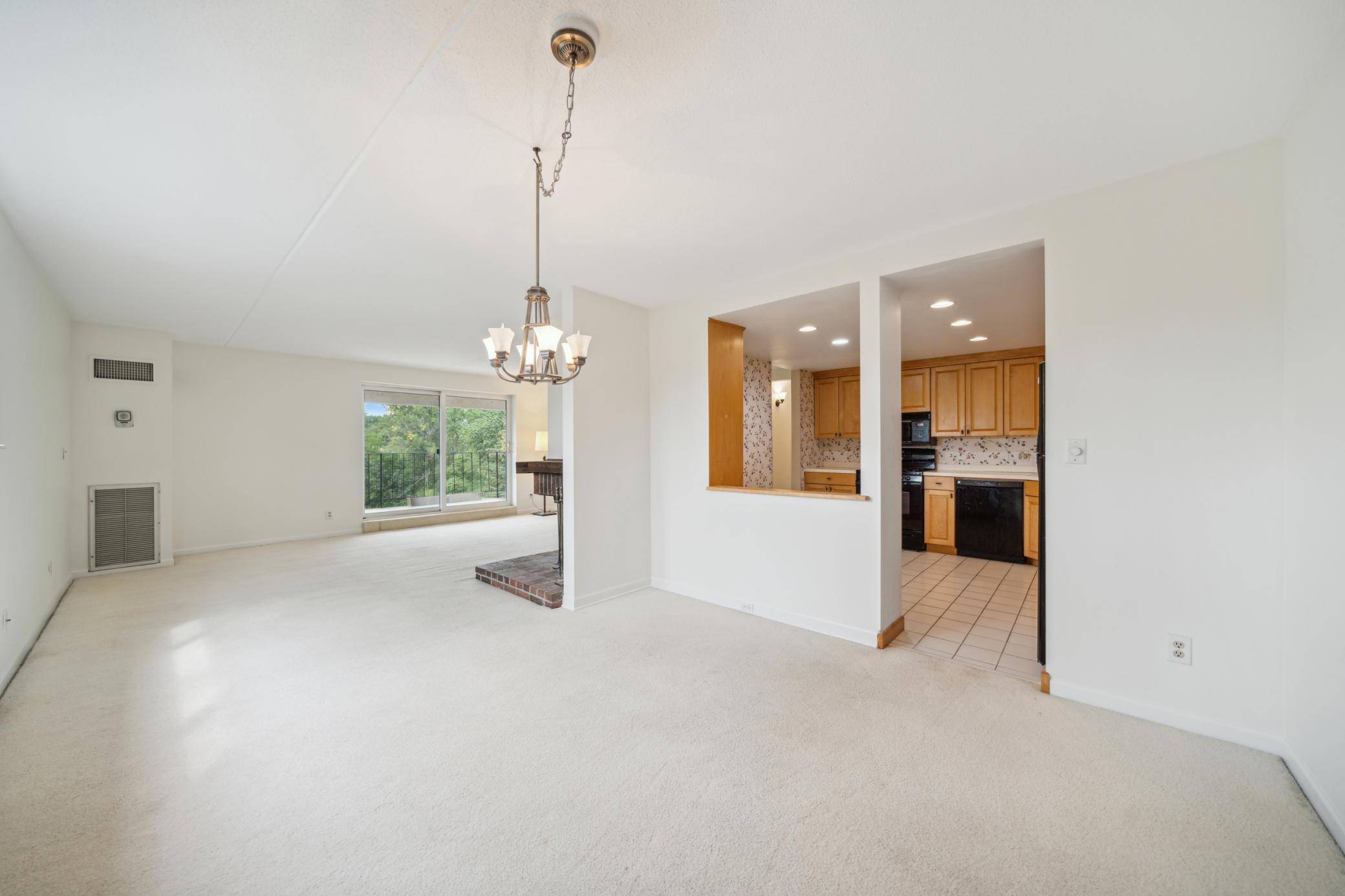 Edina, MN 55436,6670 Vernon AVE S #410
