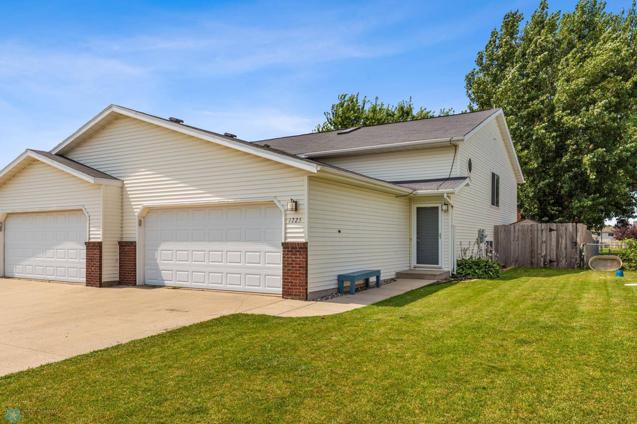 Fargo, ND 58103,1725 50th ST S