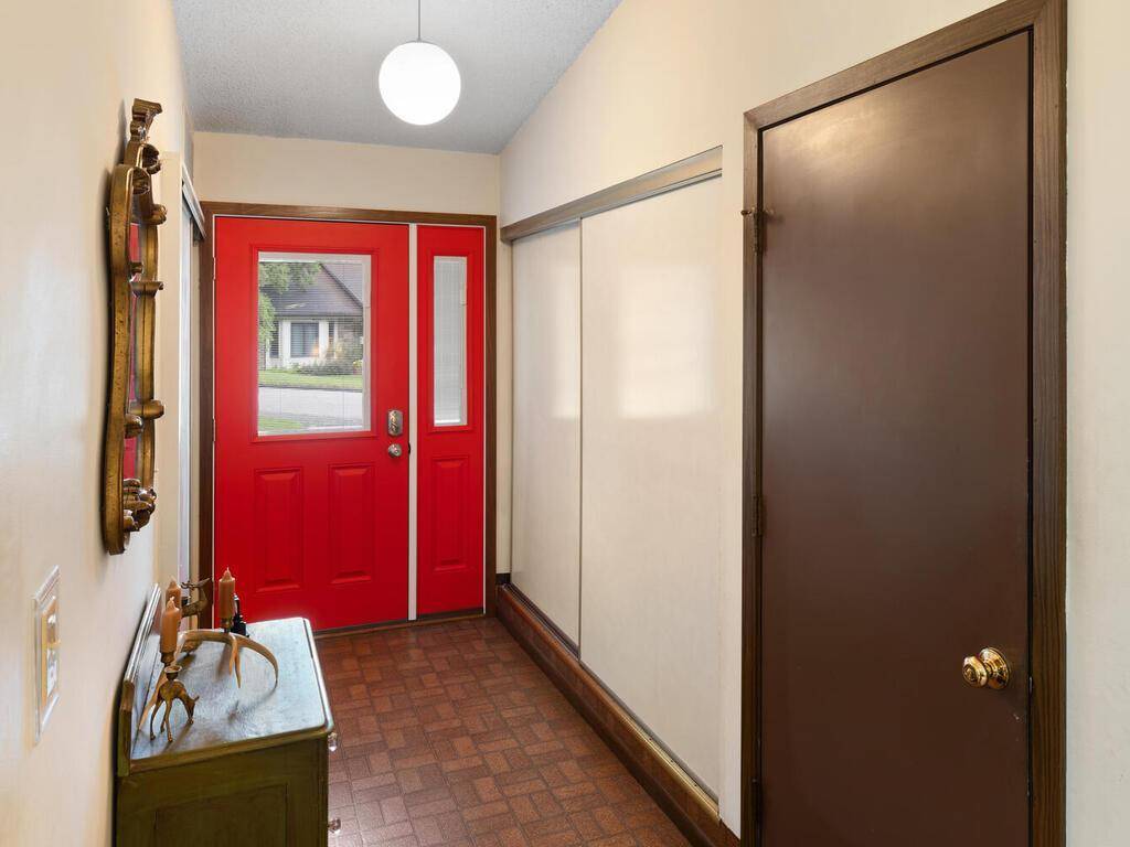 Minnetonka, MN 55305,4108 Pepperwood TRL