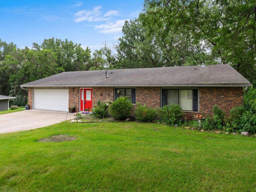Minnetonka, MN 55305,4108 Pepperwood TRL