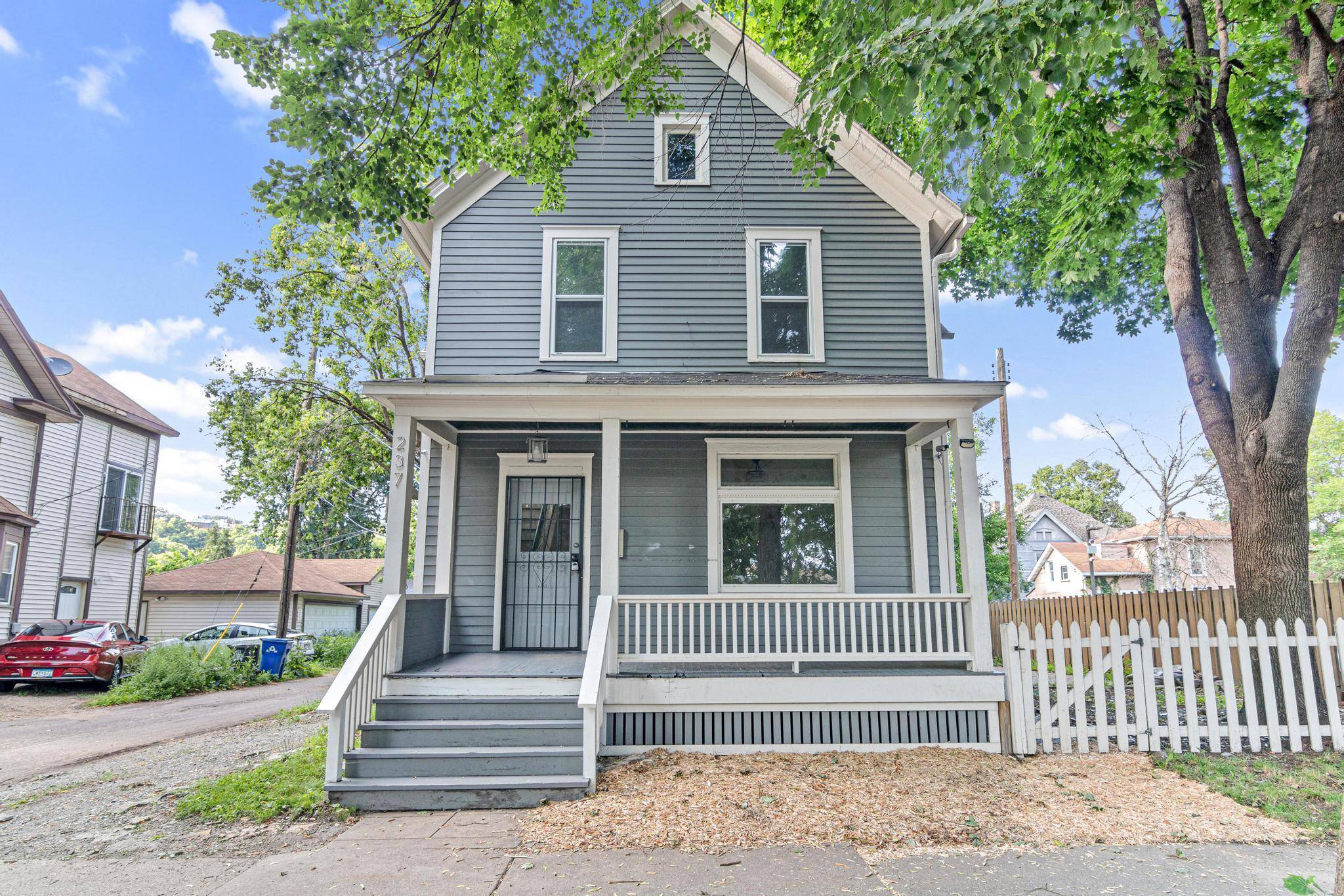 Saint Paul, MN 55102,237 Forbes AVE