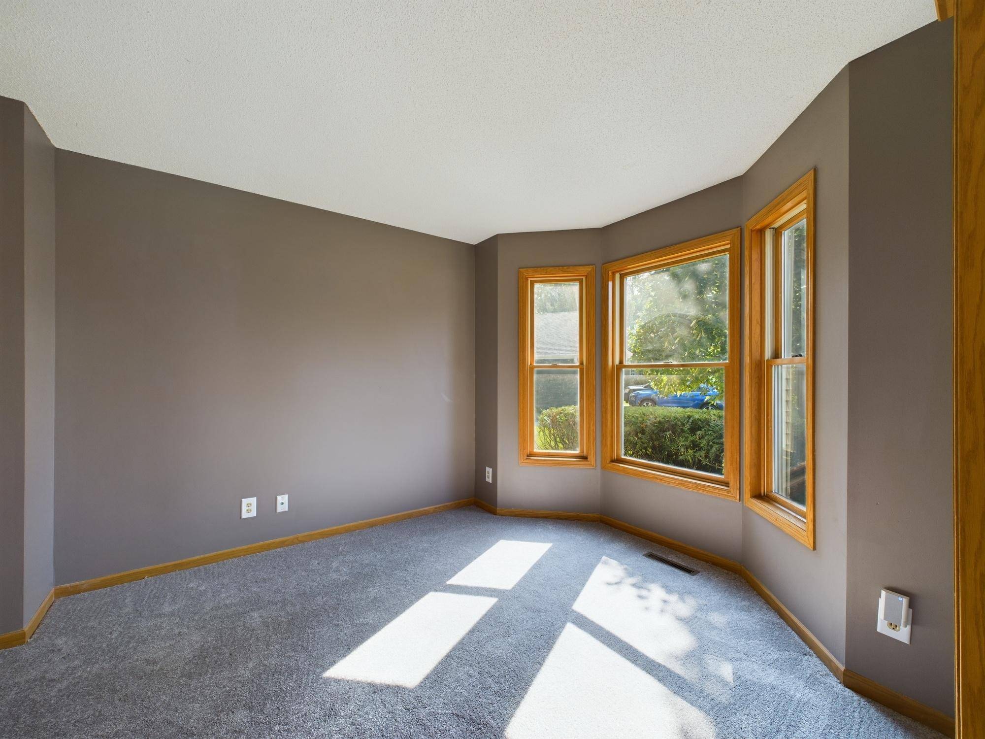Oakdale, MN 55128,7717 31st Street CT