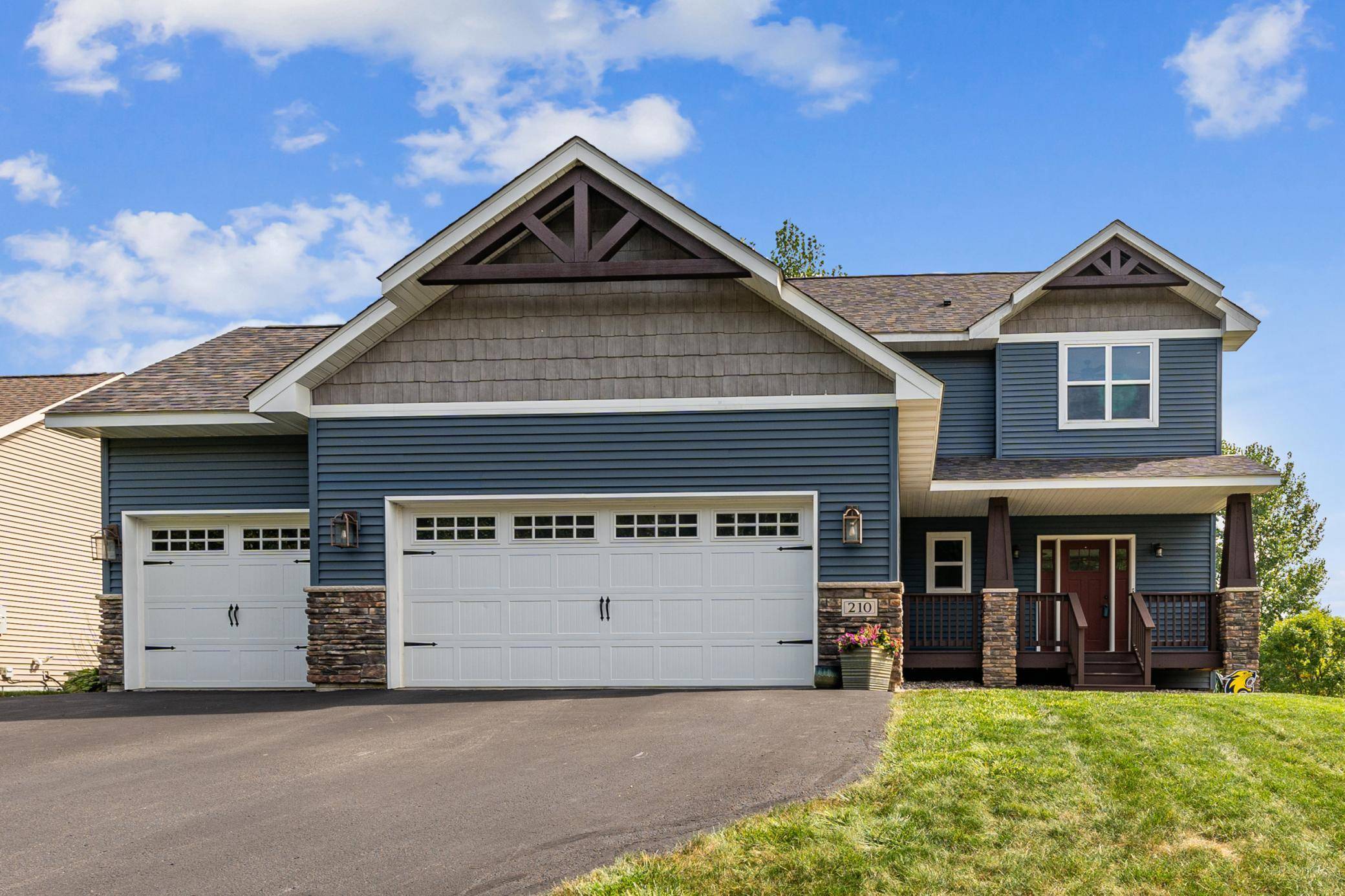 River Falls, WI 54022,210 Glenmeadow ST