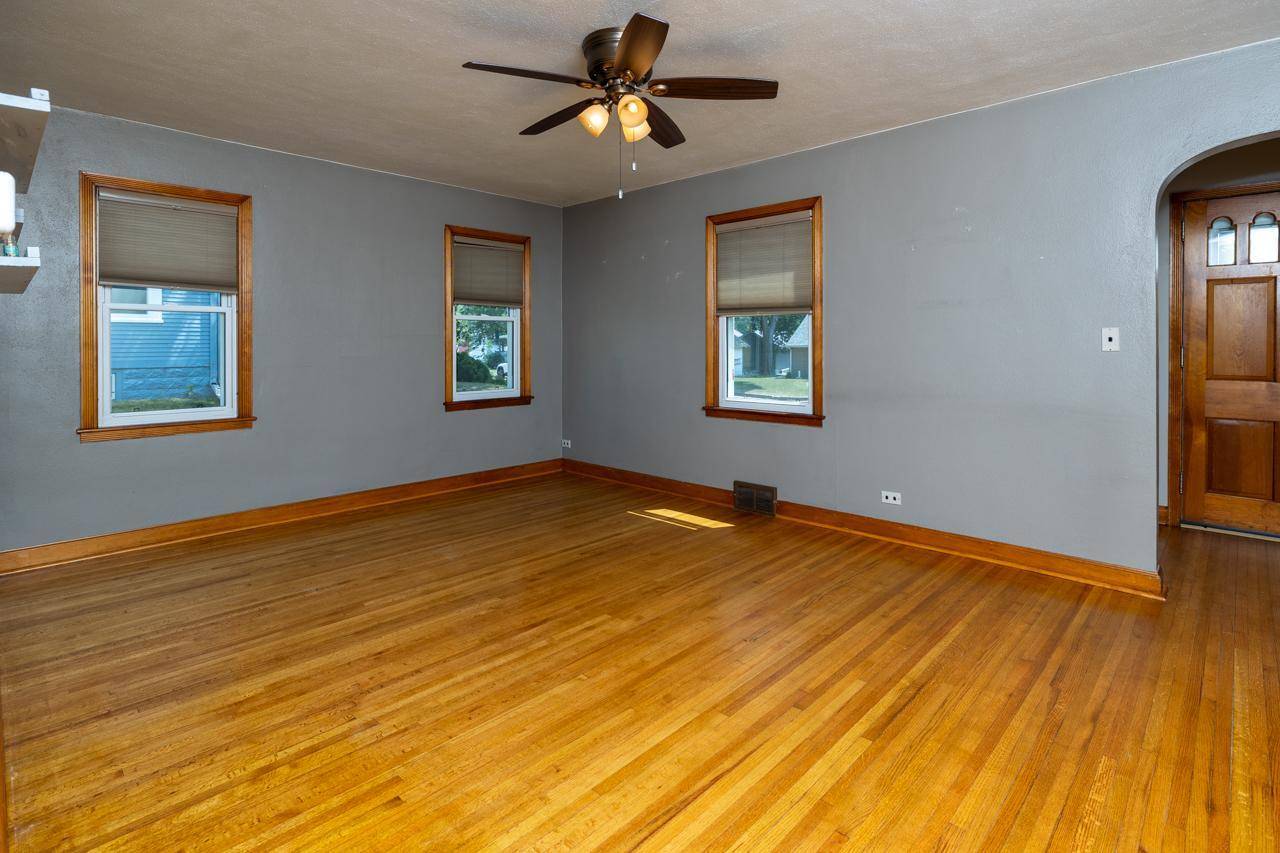 Luverne, MN 56156,614 W Lincoln ST