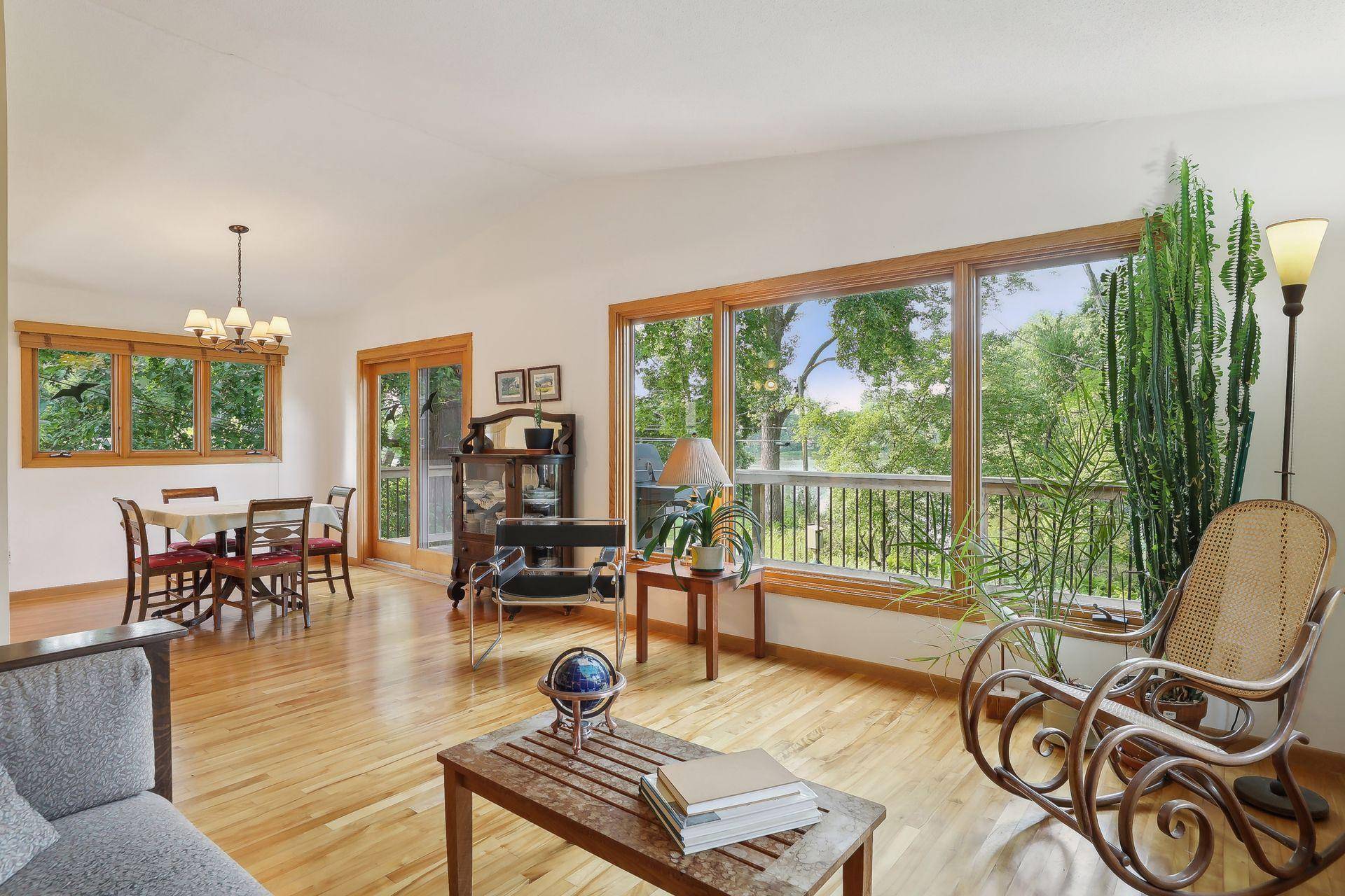 Shoreview, MN 55126,869 Cobb RD
