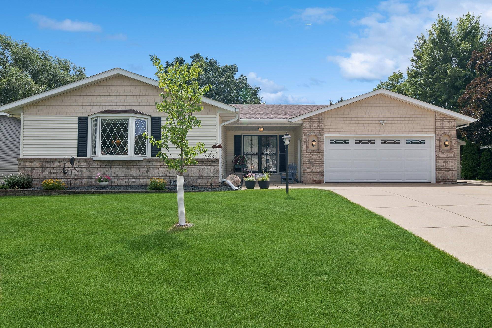 Bloomington, MN 55438,10632 Daisy CIR