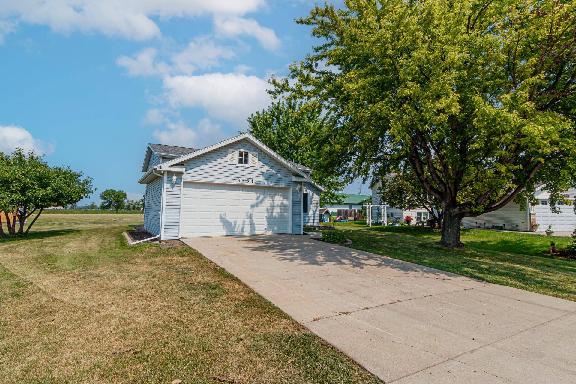 Moorhead, MN 56560,3534 Village Green LN