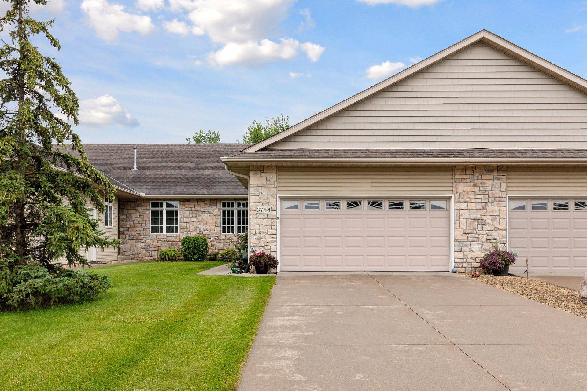 Prior Lake, MN 55372,3754 Majestic LN