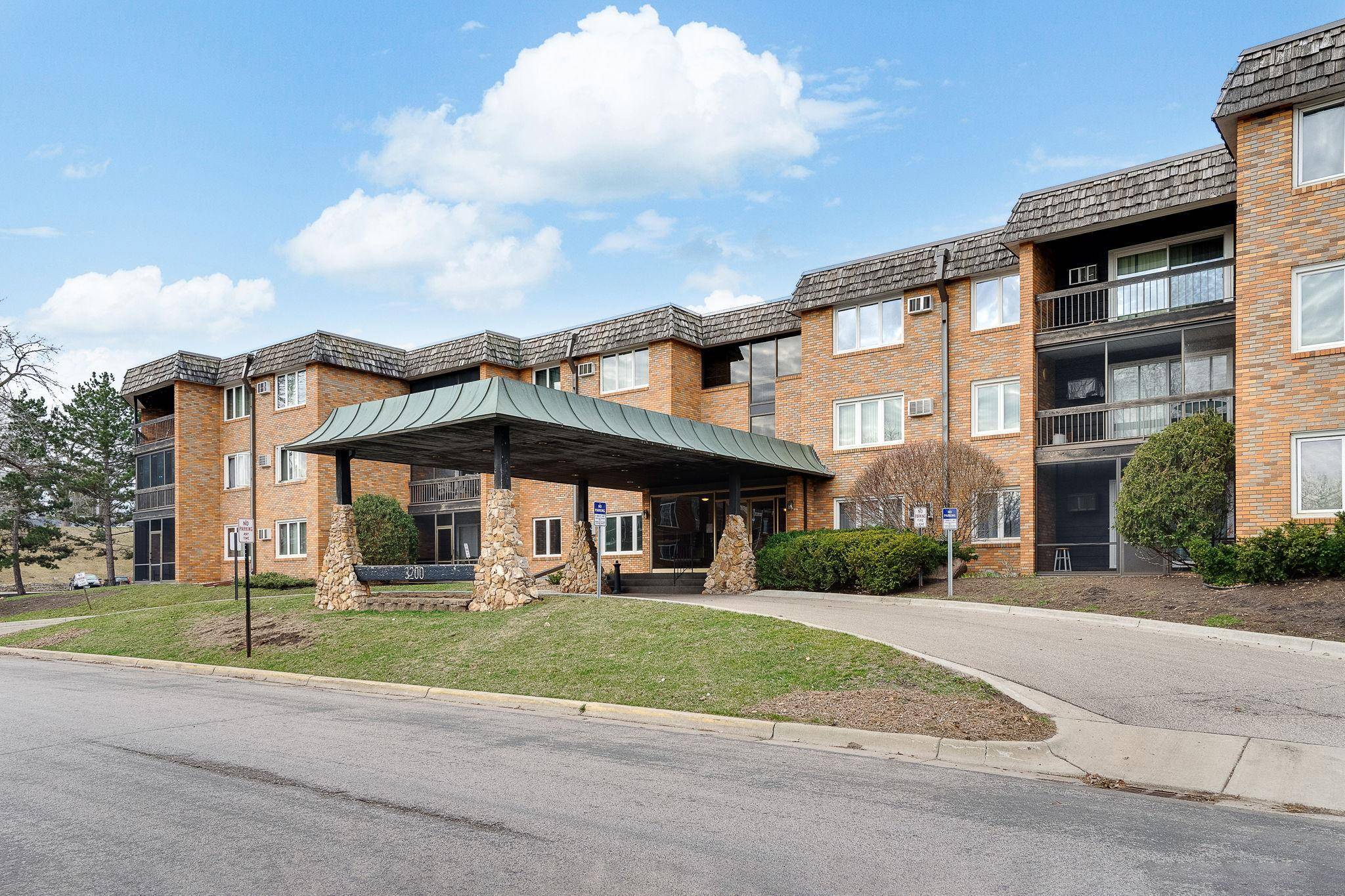 Saint Louis Park, MN 55426,3200 Virginia AVE S #117